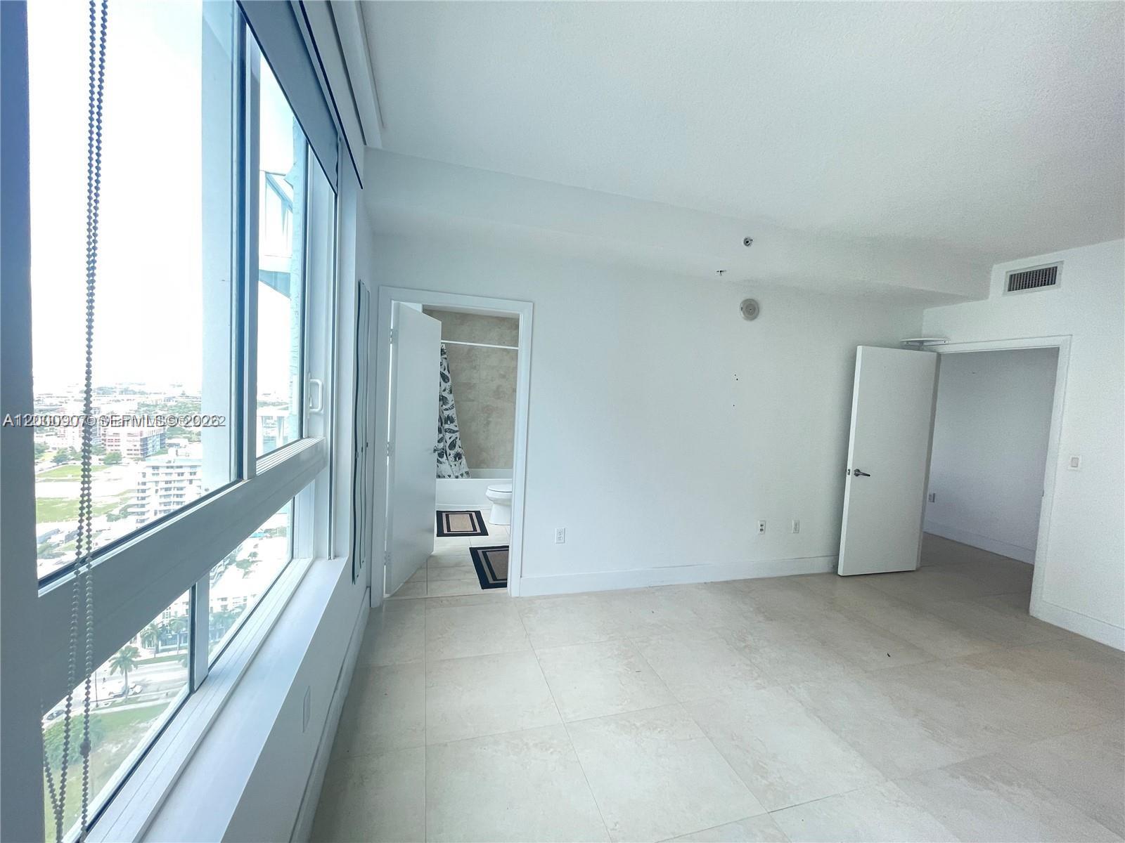 QUANTUM ON THE BAY CONDO - Residential