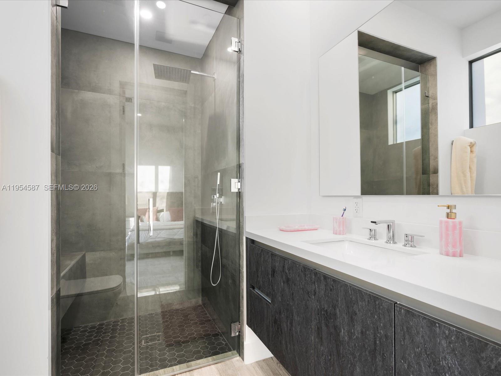 SLS REAL ESTATE 4 - Residential