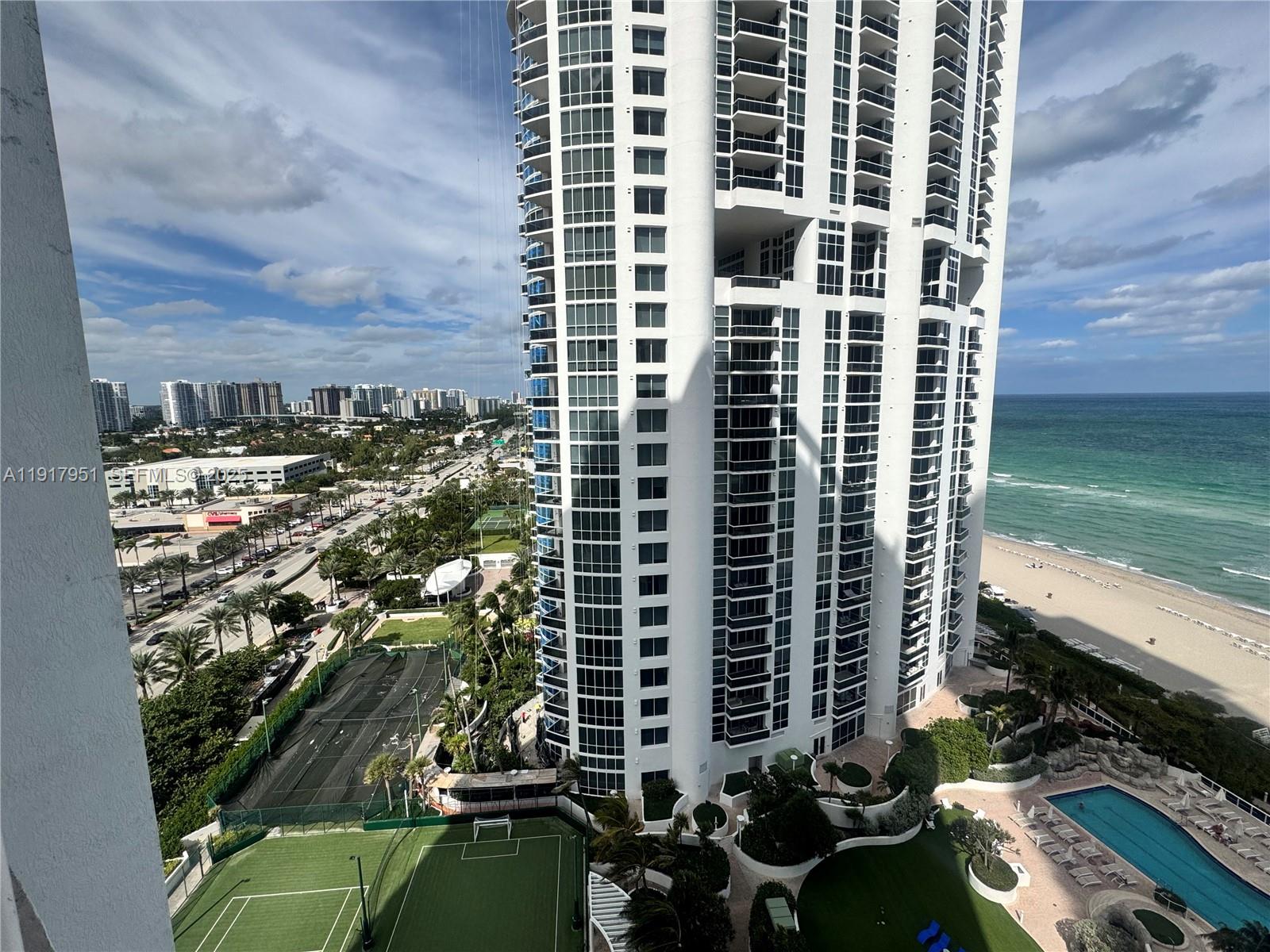 TRUMP INTERNATIONAL SONES - Residential