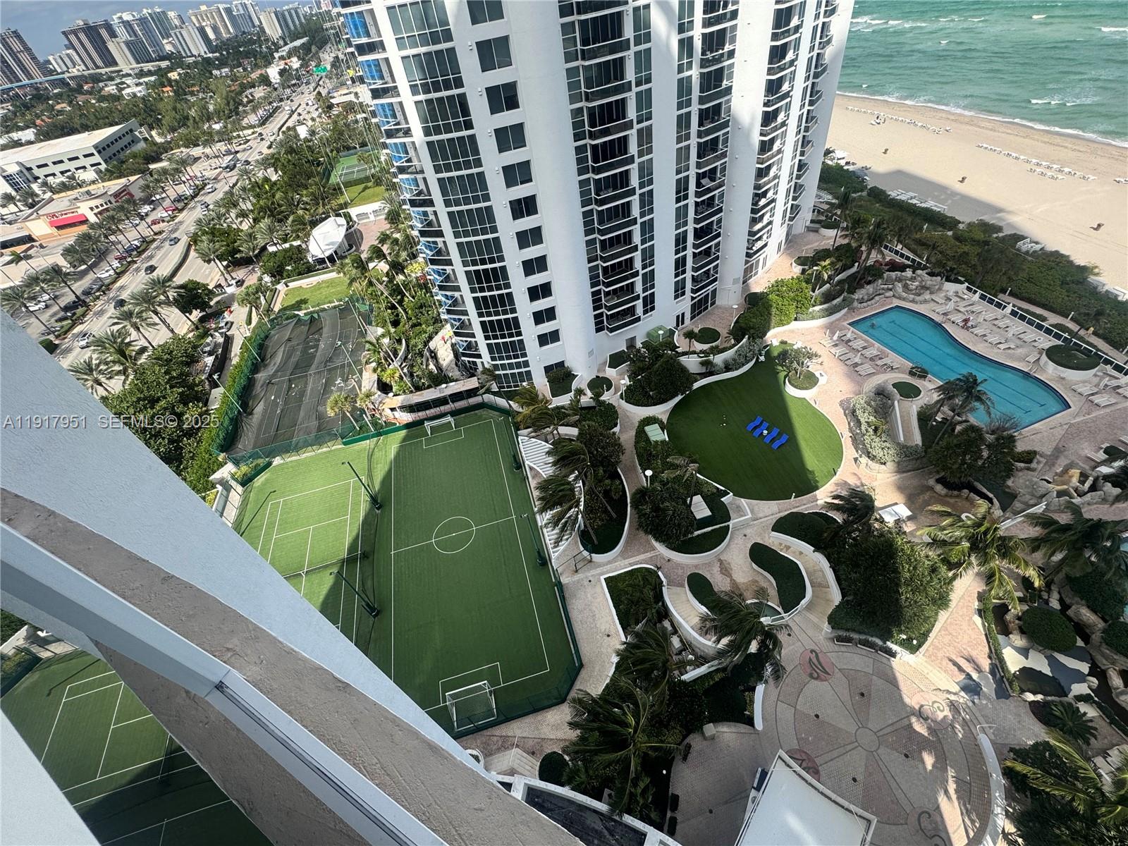 TRUMP INTERNATIONAL SONES - Residential