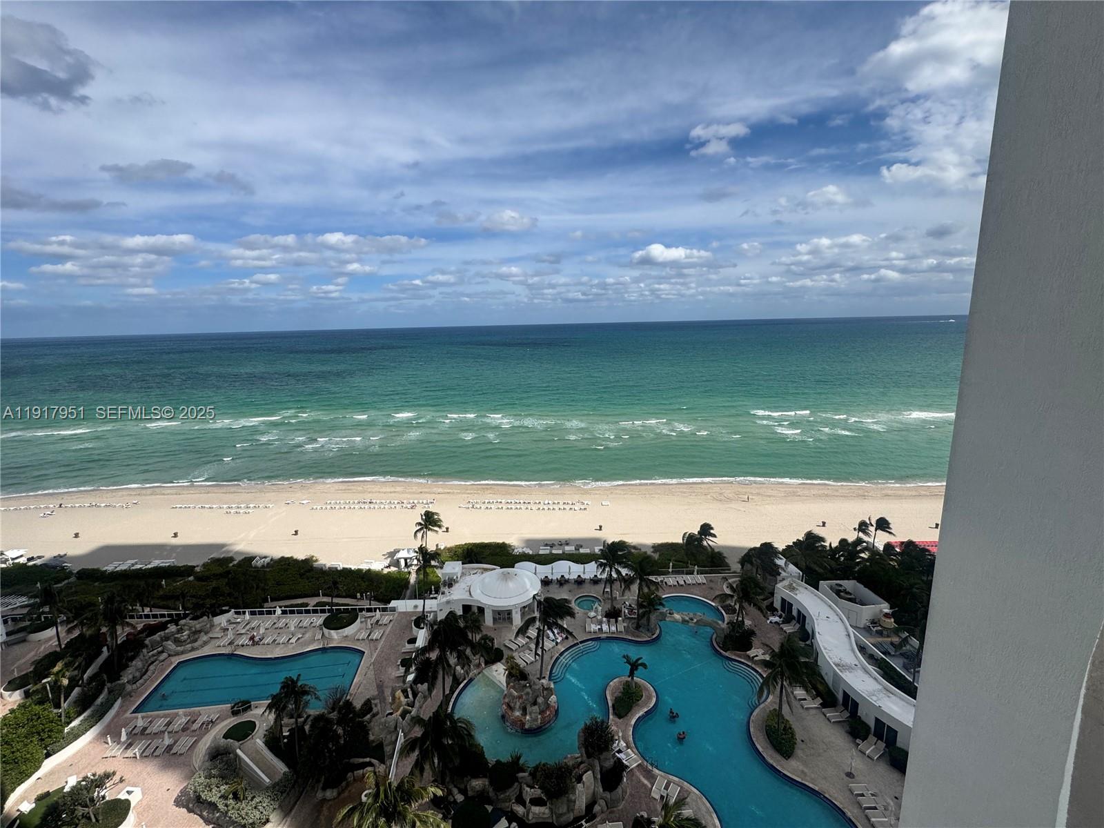 TRUMP INTERNATIONAL SONES - Residential