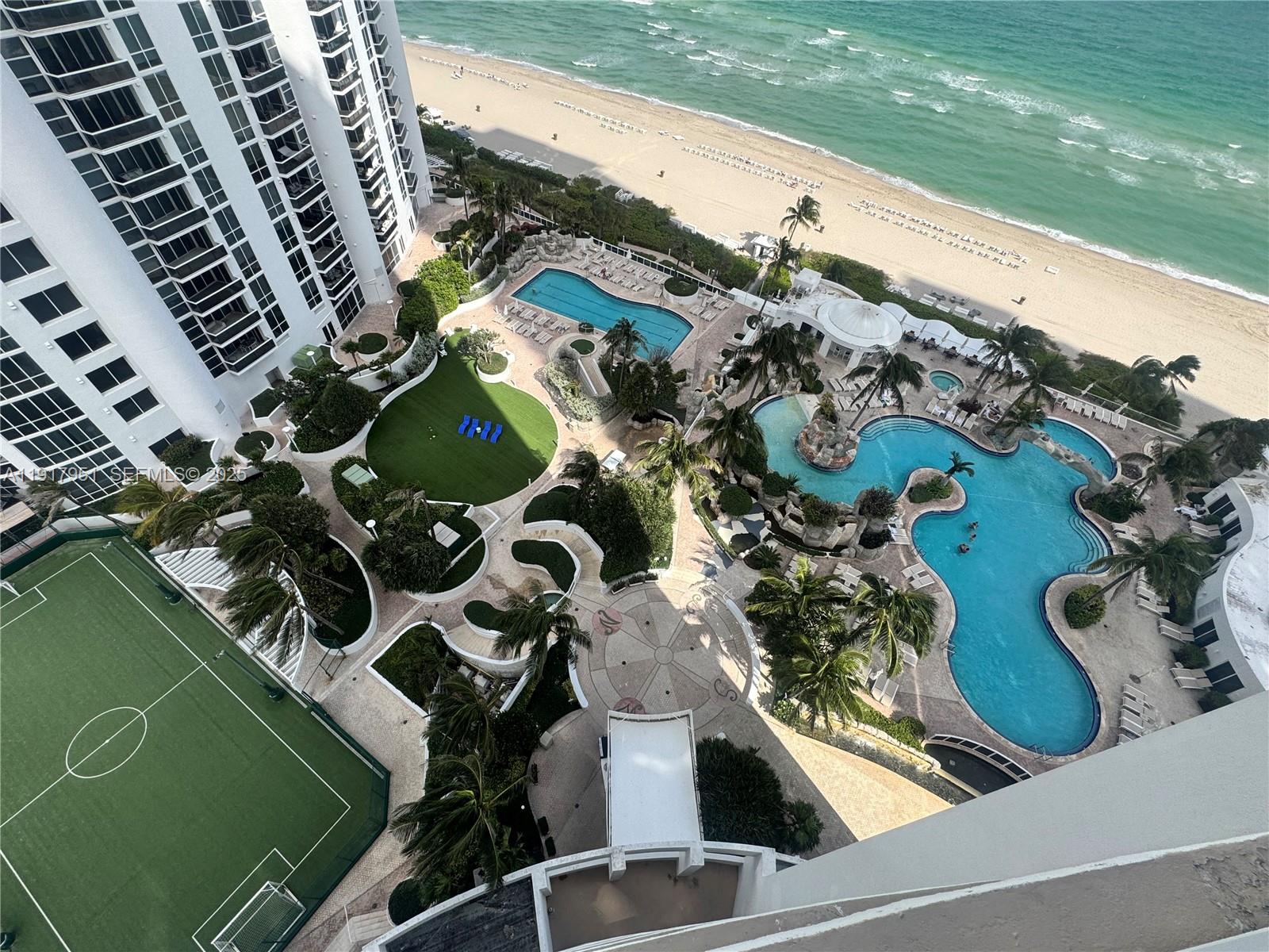 TRUMP INTERNATIONAL SONES - Residential
