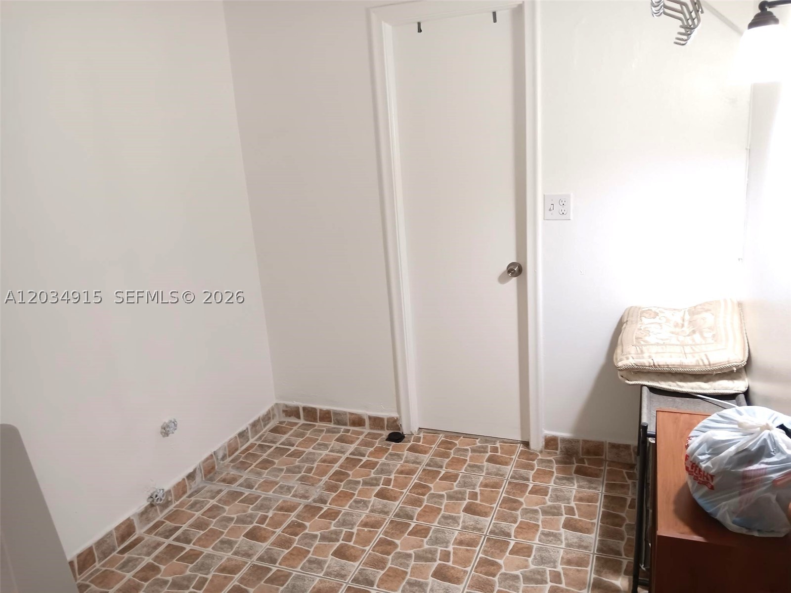 EDEN ISLES CONDO PART 1 - Residential