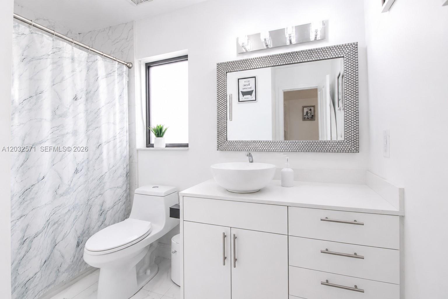 TAMIAMI LAKES TOWNHOUSES - Residential