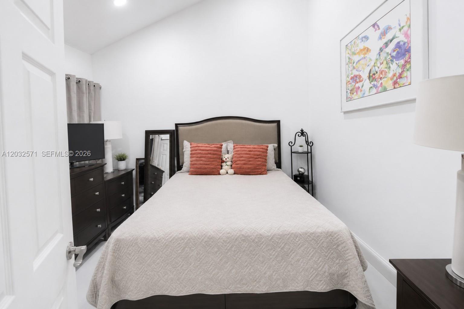 TAMIAMI LAKES TOWNHOUSES - Residential