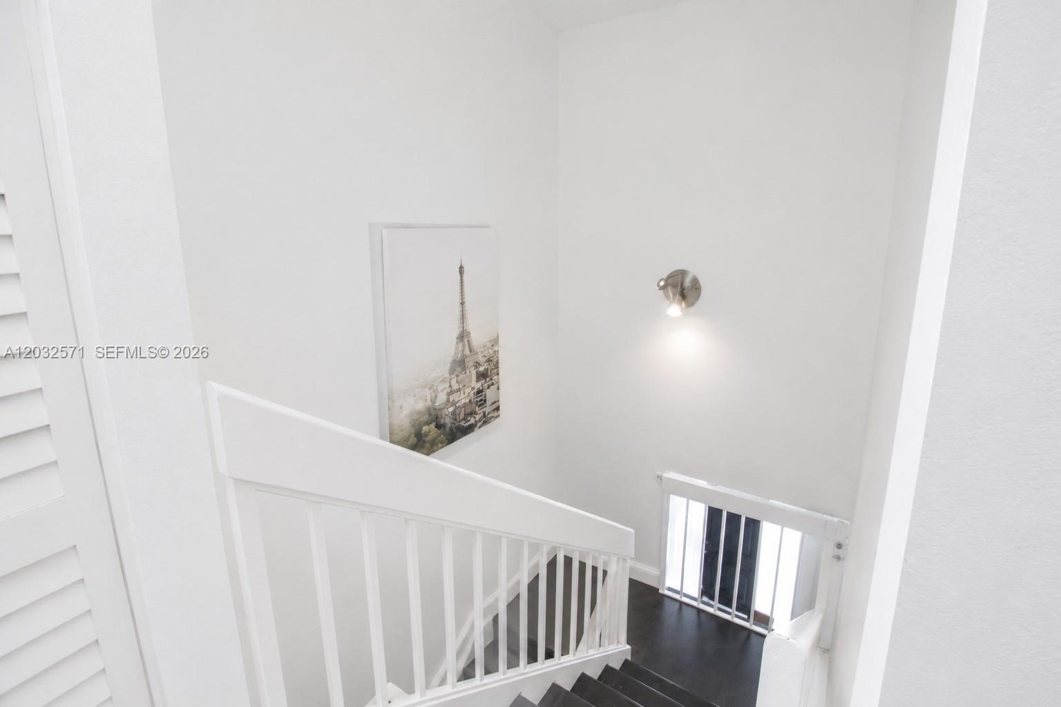 TAMIAMI LAKES TOWNHOUSES - Residential