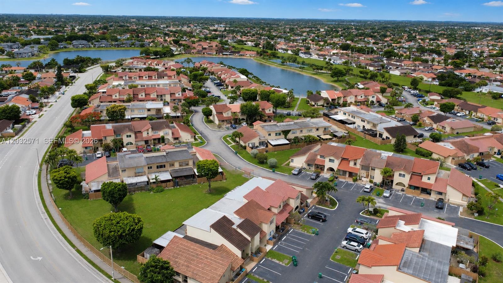 TAMIAMI LAKES TOWNHOUSES - Residential
