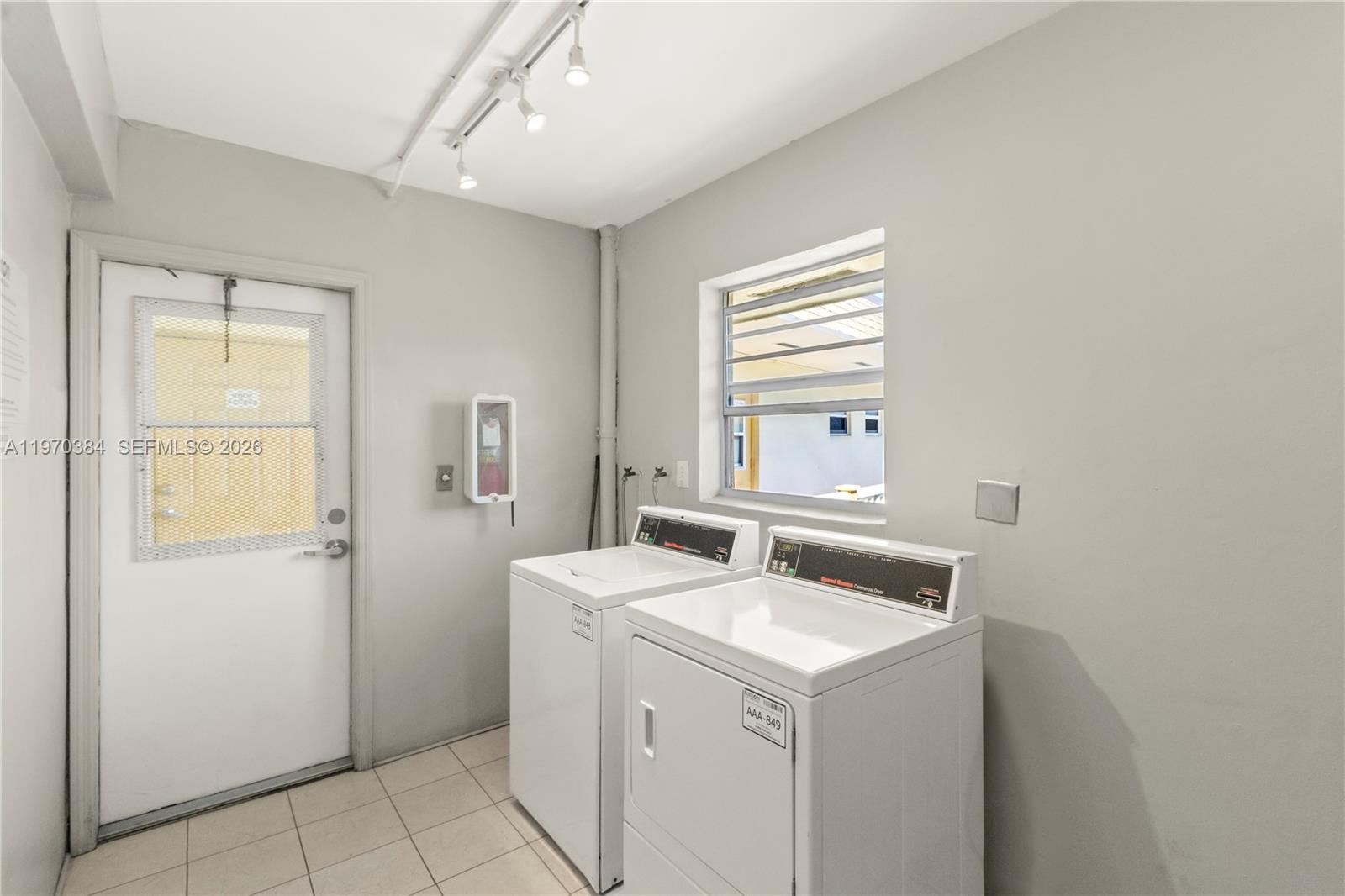 KAHLUA GARDENS CONDO - Residential