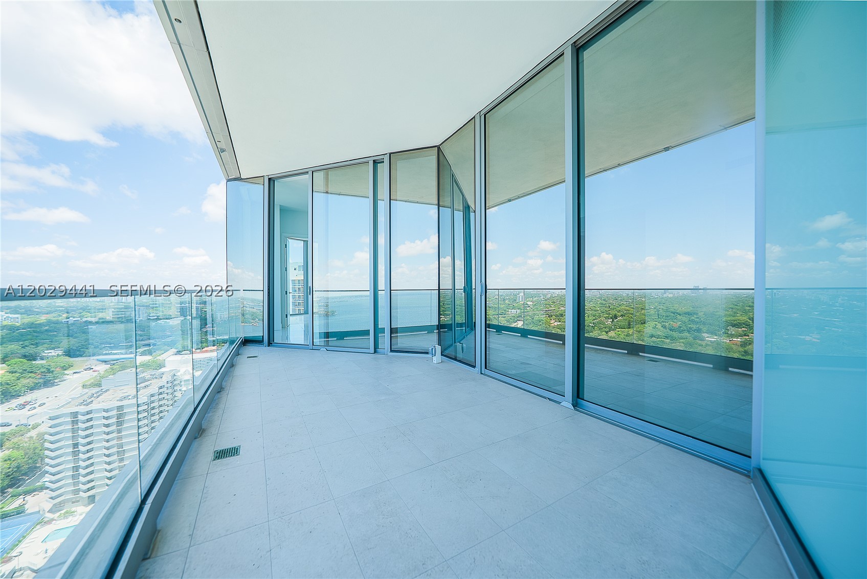 Una Residences - Residential