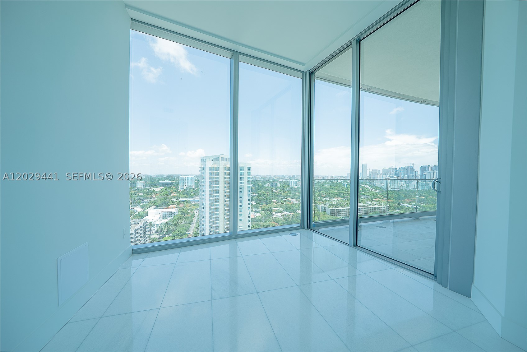 Una Residences - Residential