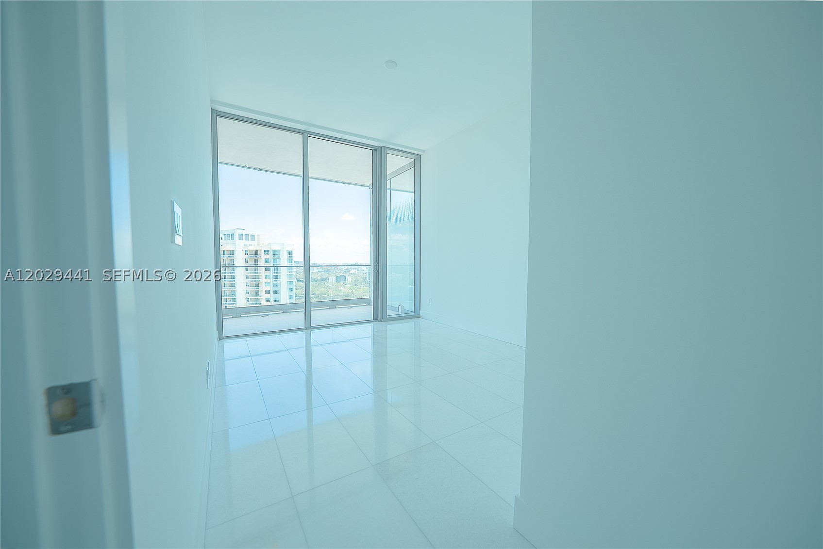 Una Residences - Residential