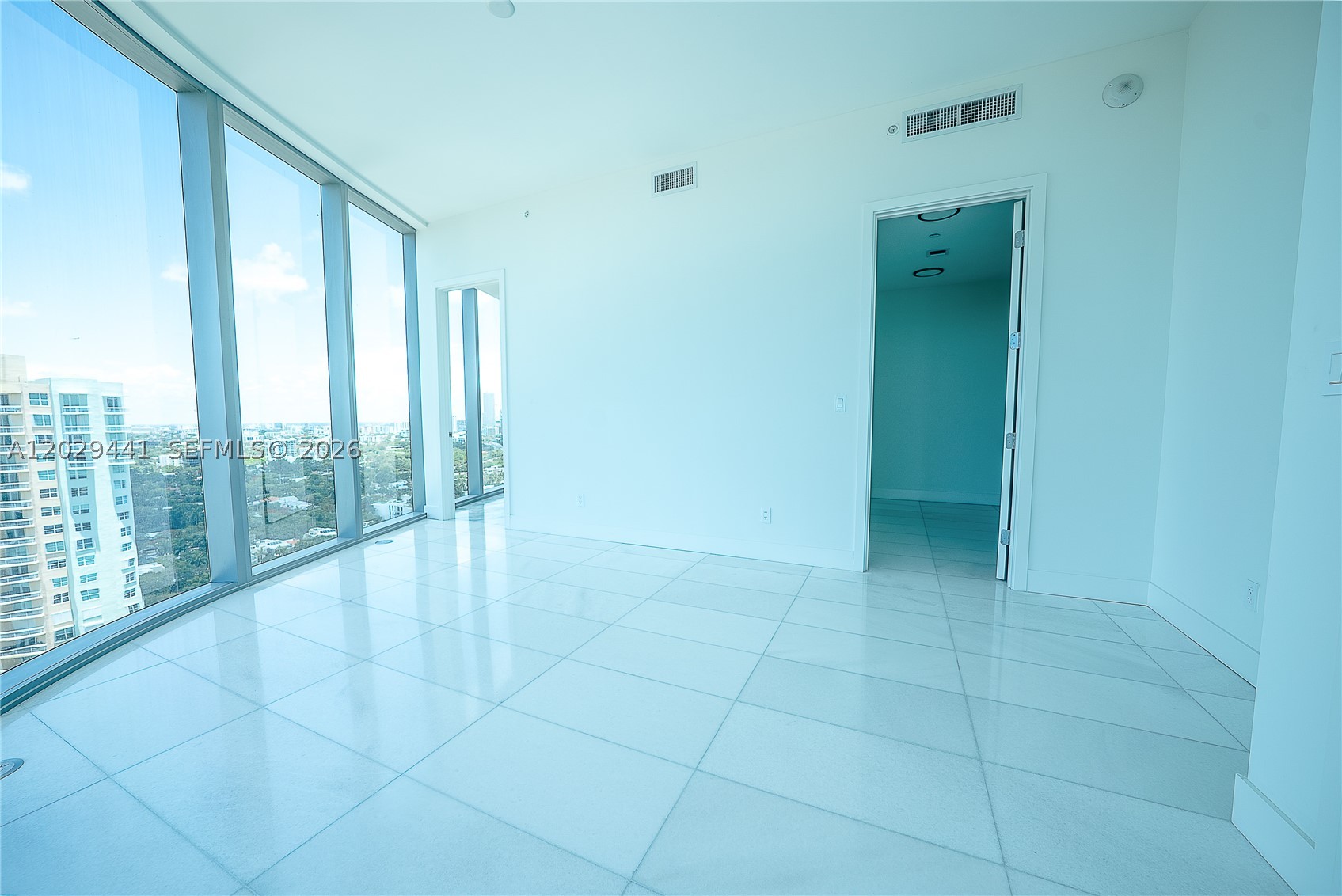 Una Residences - Residential