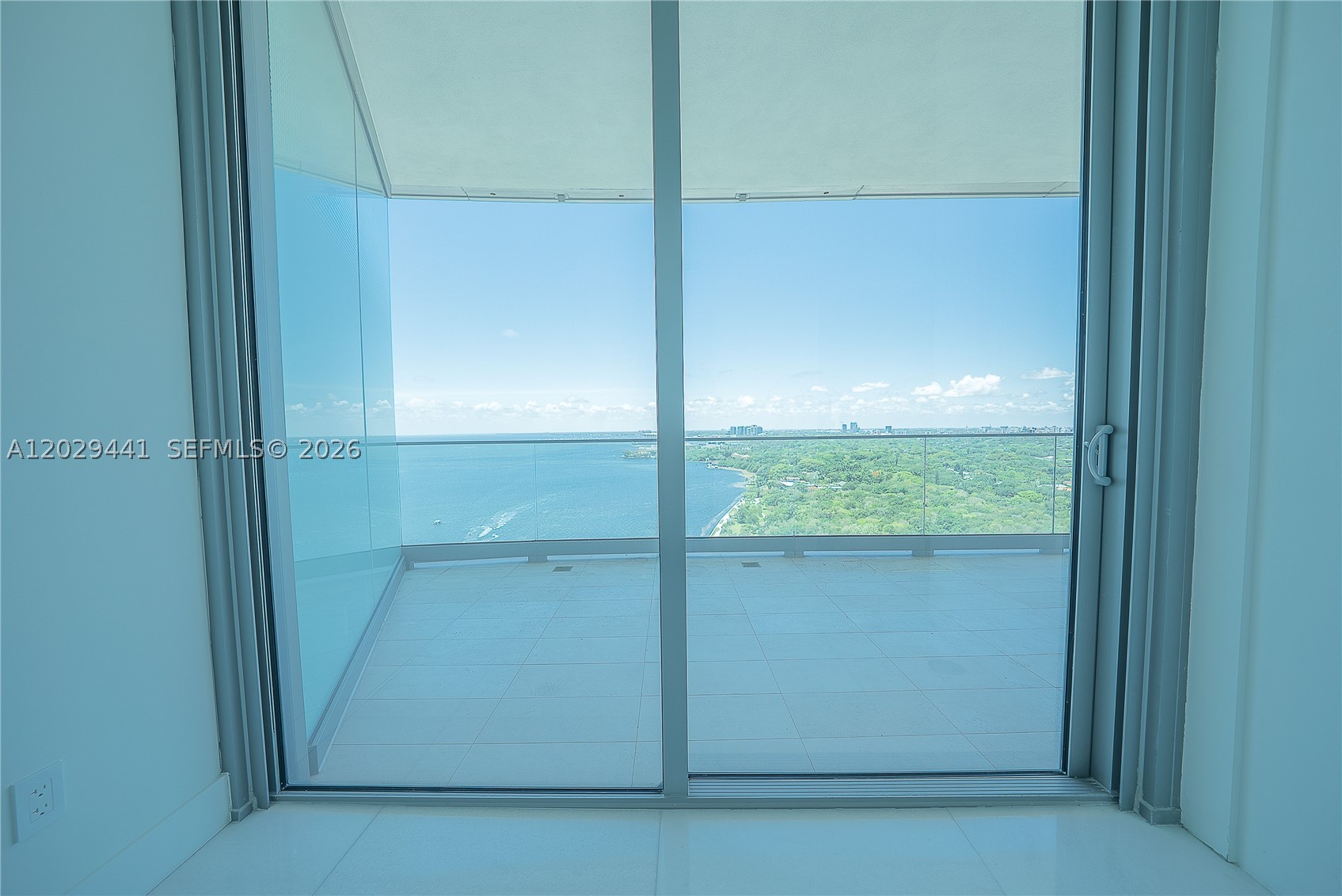 Una Residences - Residential