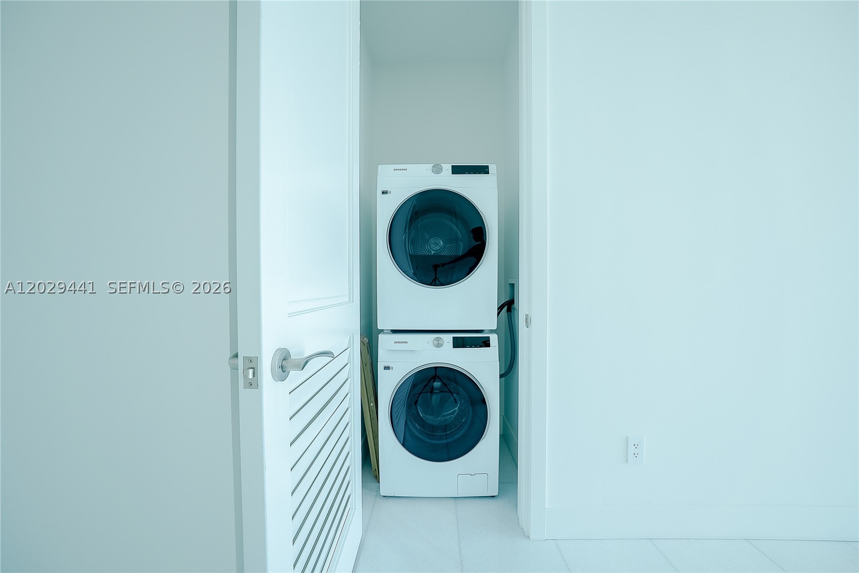 Una Residences - Residential