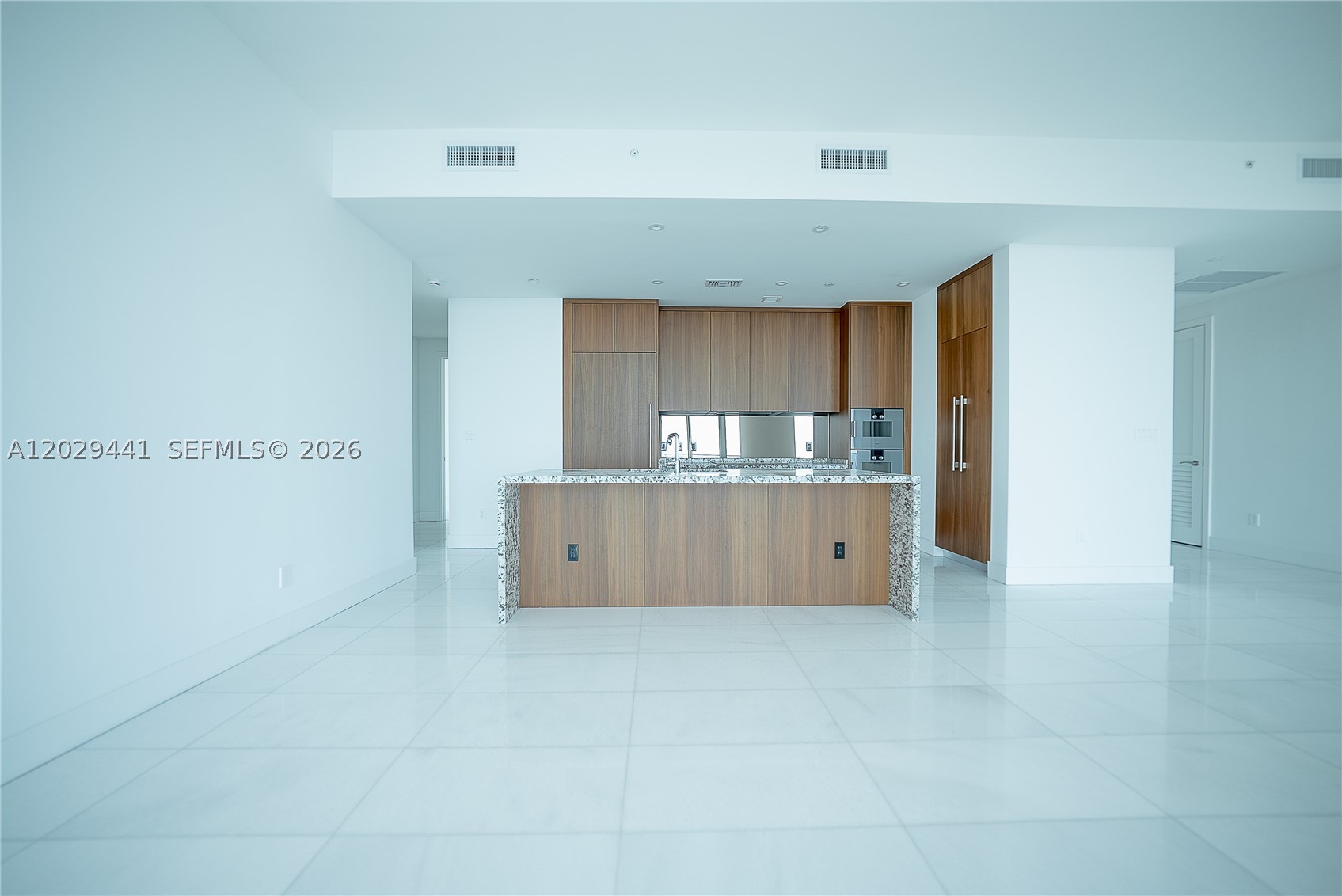 Una Residences - Residential