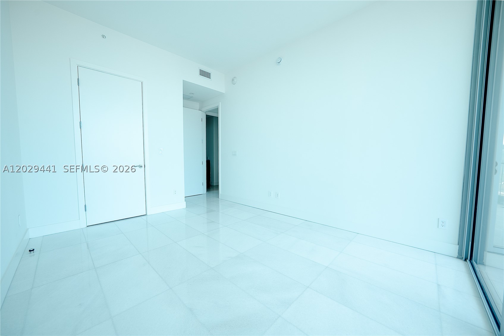 Una Residences - Residential