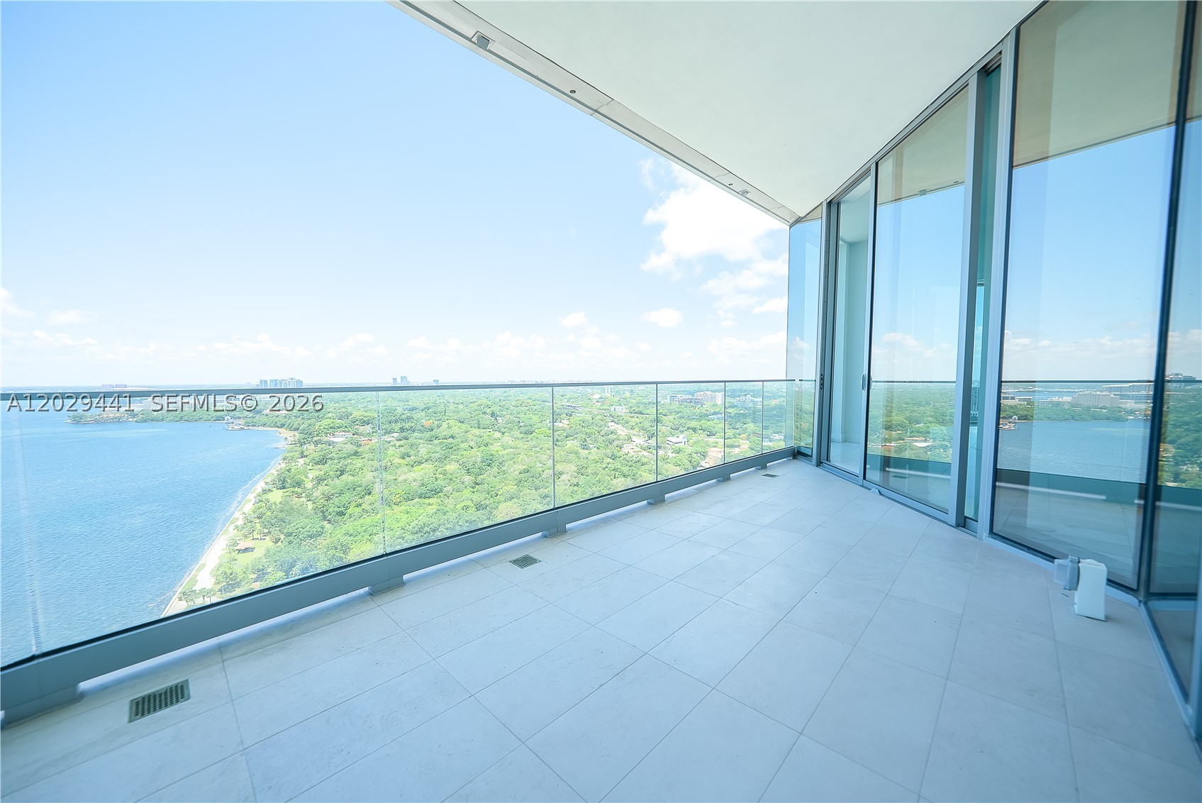 Una Residences - Residential