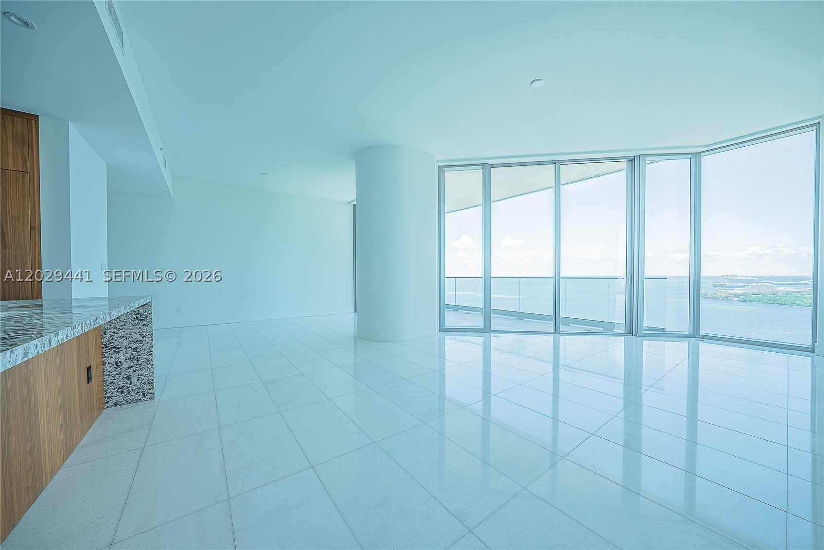 Una Residences - Residential