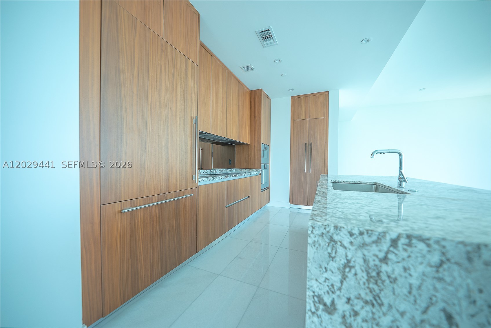 Una Residences - Residential