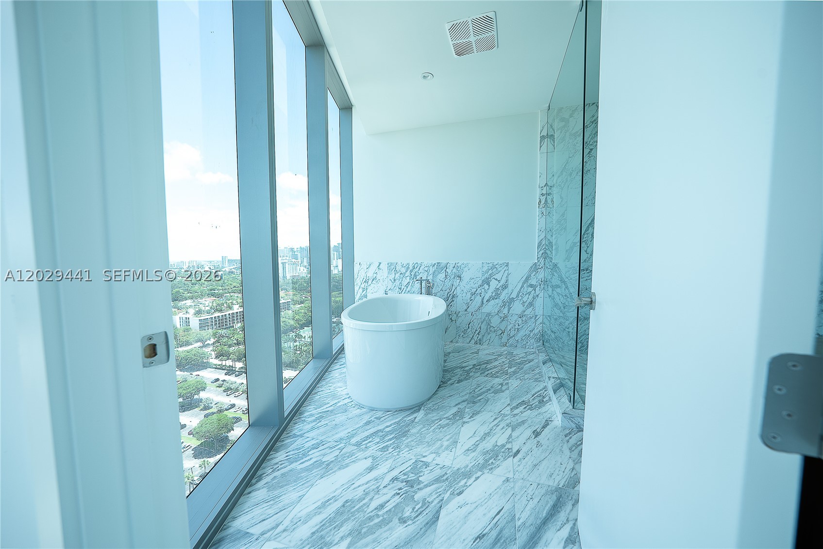 Una Residences - Residential