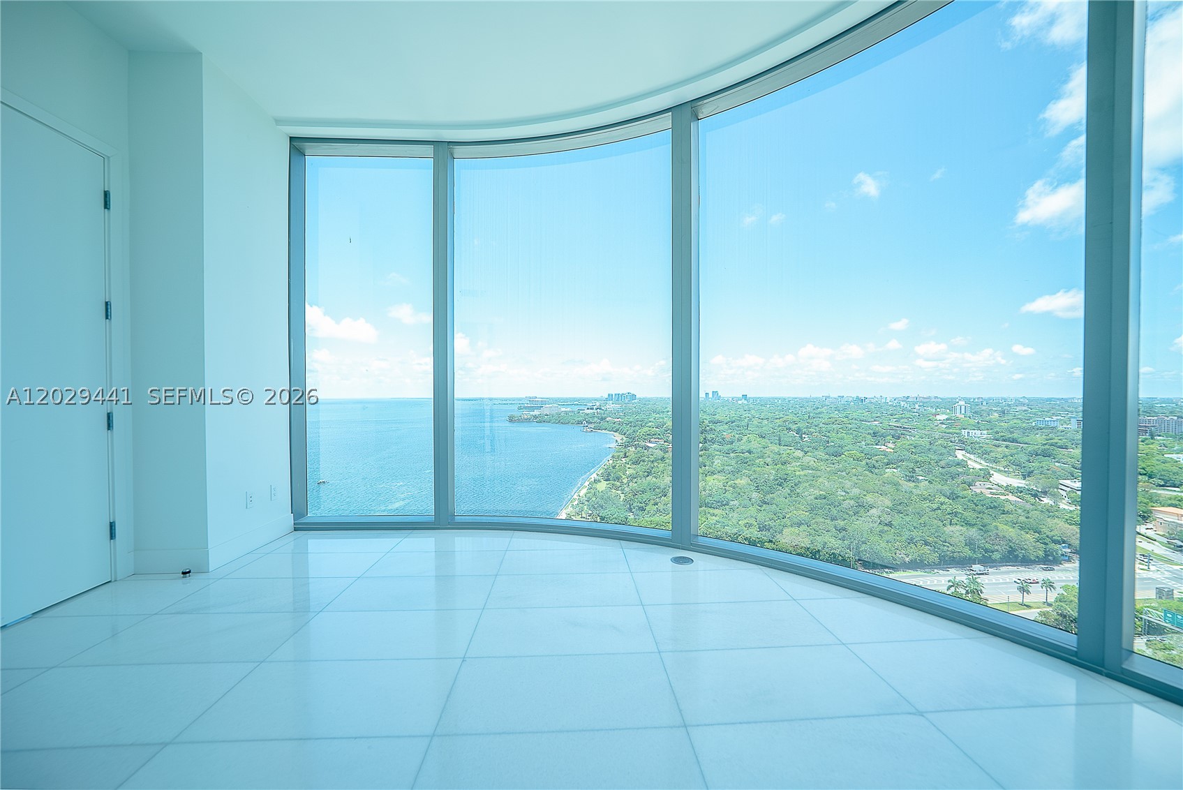 Una Residences - Residential
