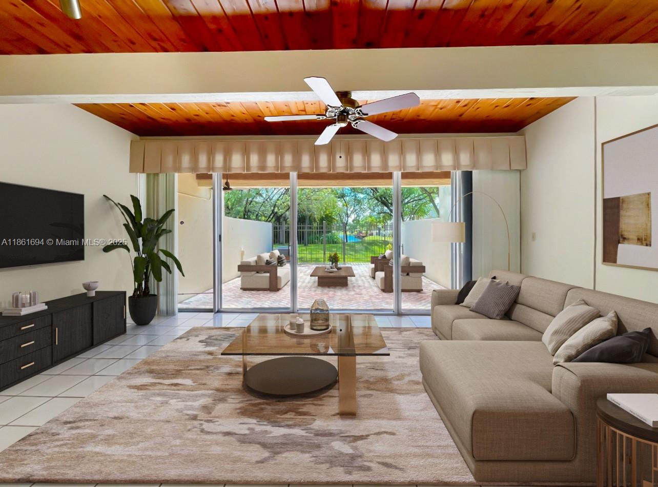 SUNSET PARK LAKE VILLAS S - Residential