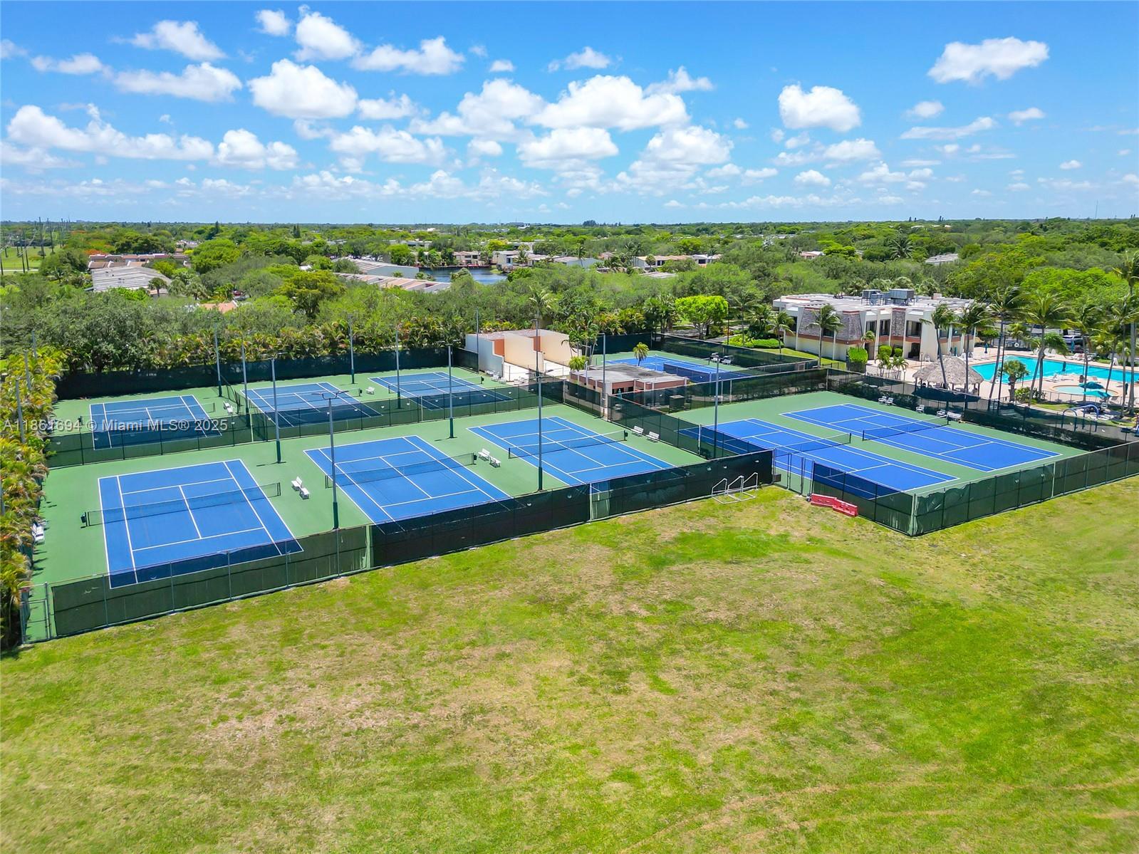 SUNSET PARK LAKE VILLAS S - Residential