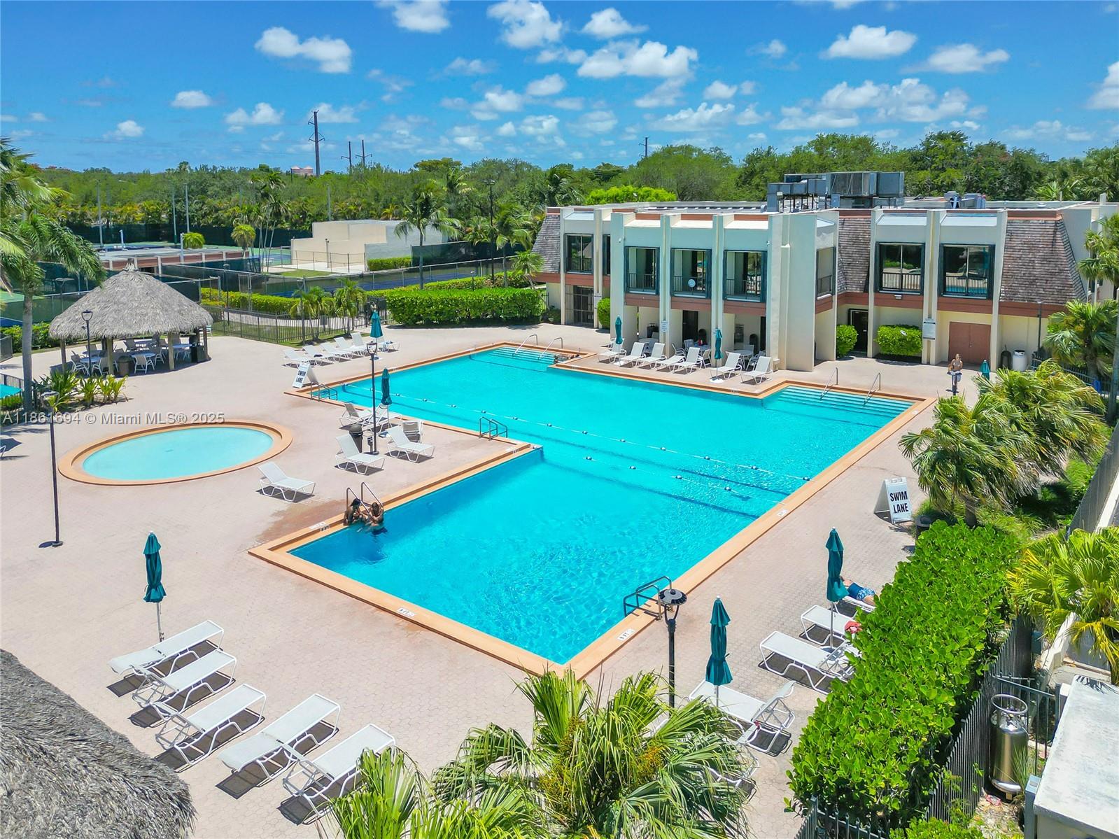 SUNSET PARK LAKE VILLAS S - Residential