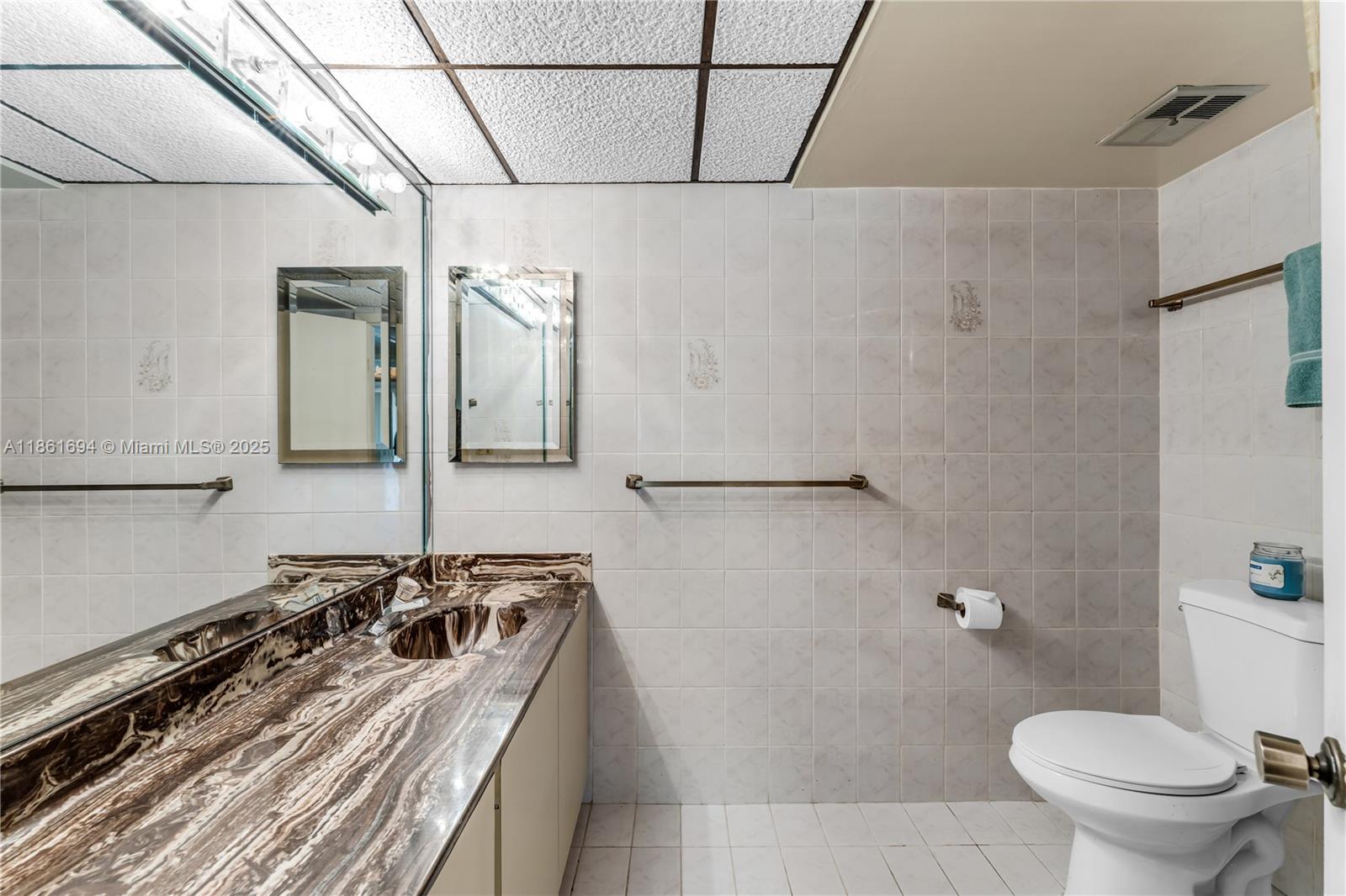 SUNSET PARK LAKE VILLAS S - Residential