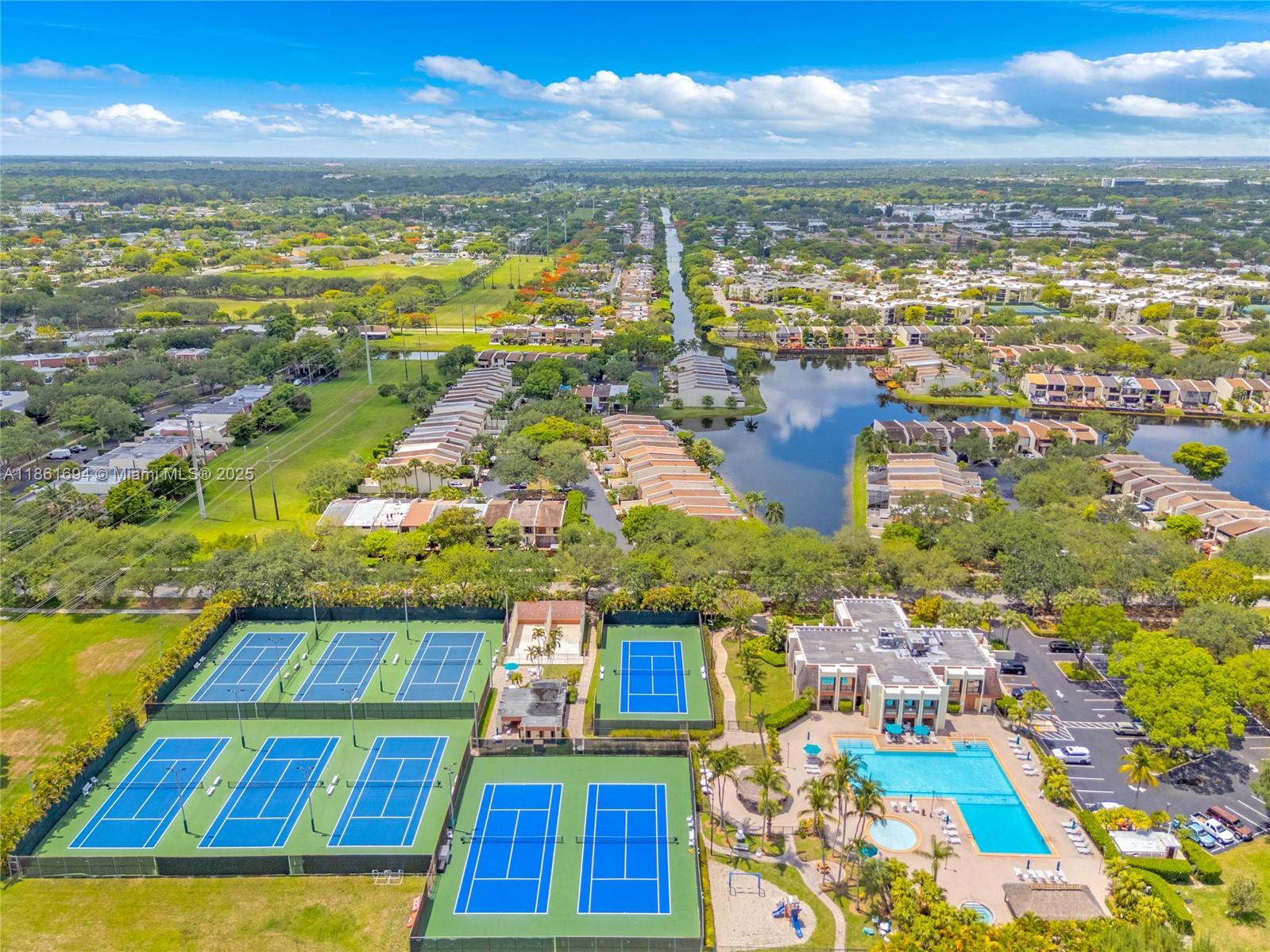 SUNSET PARK LAKE VILLAS S - Residential