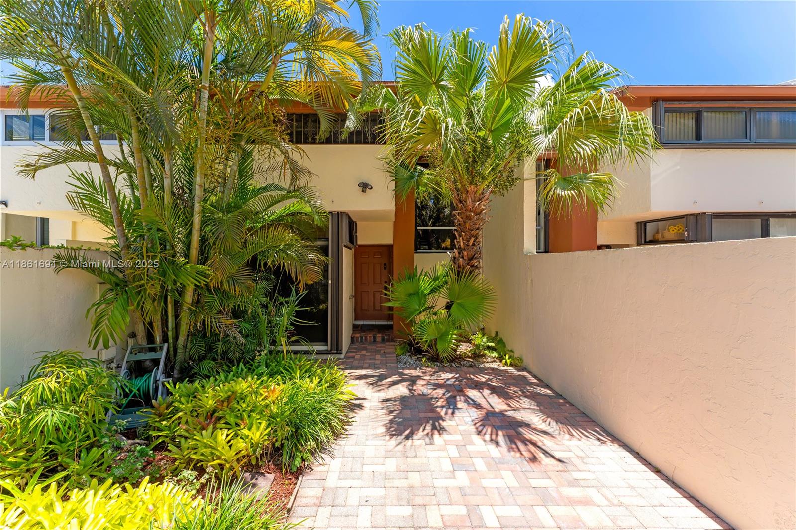 SUNSET PARK LAKE VILLAS S - Residential