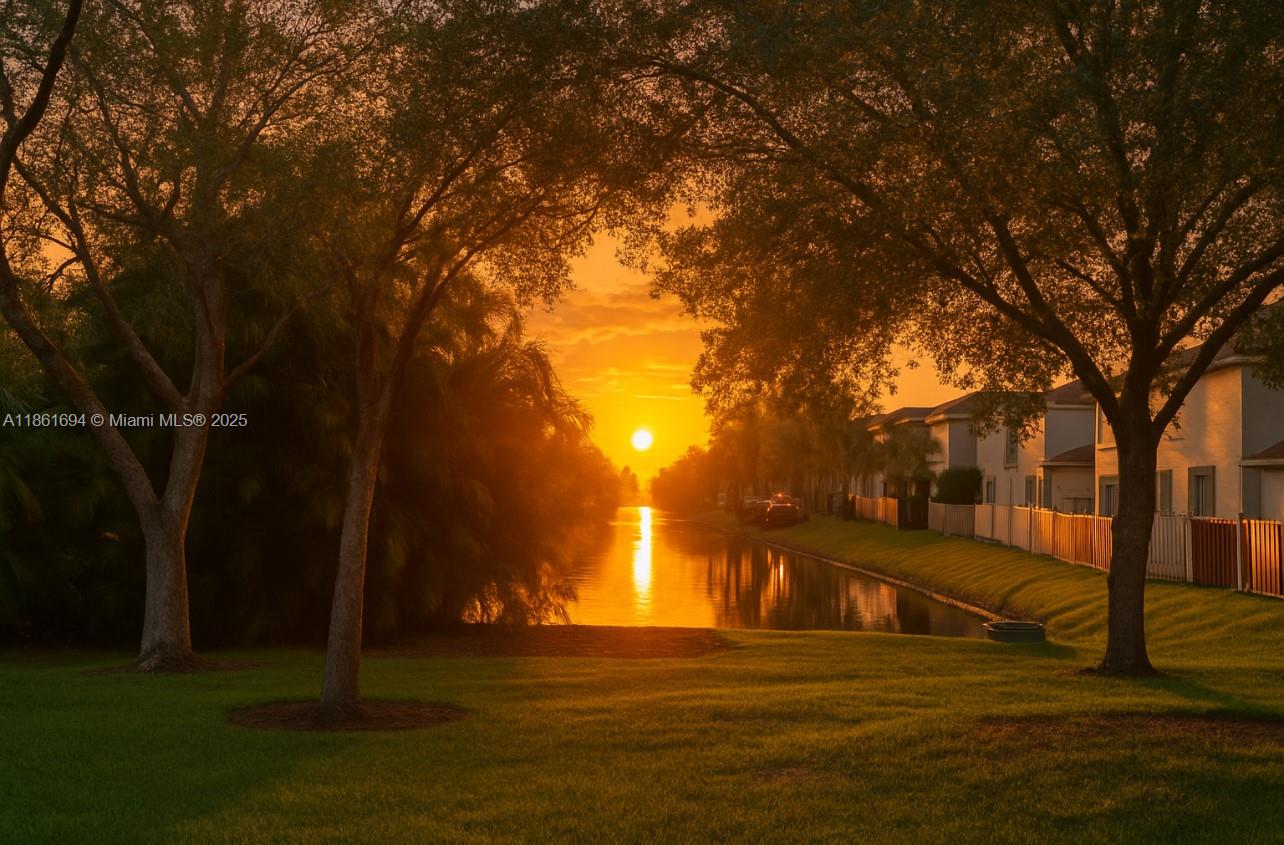 SUNSET PARK LAKE VILLAS S - Residential