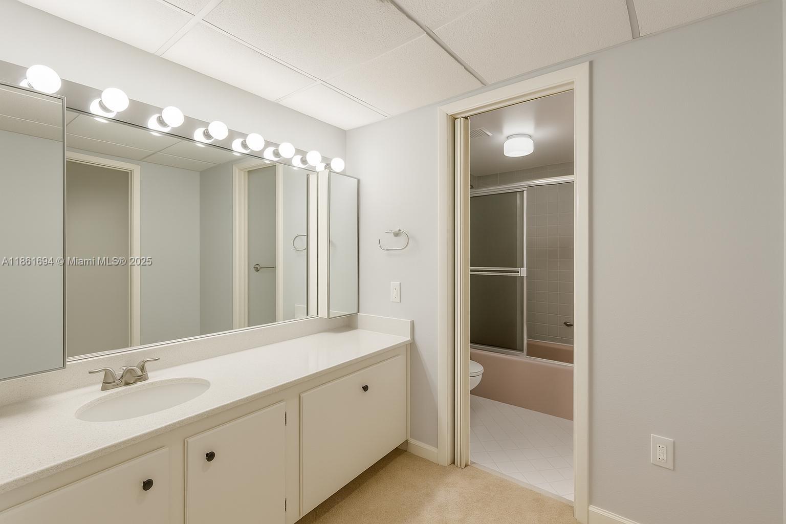 SUNSET PARK LAKE VILLAS S - Residential