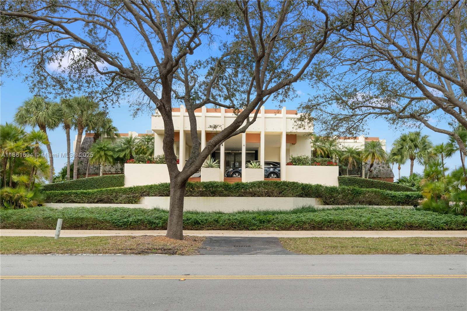 SUNSET PARK LAKE VILLAS S - Residential