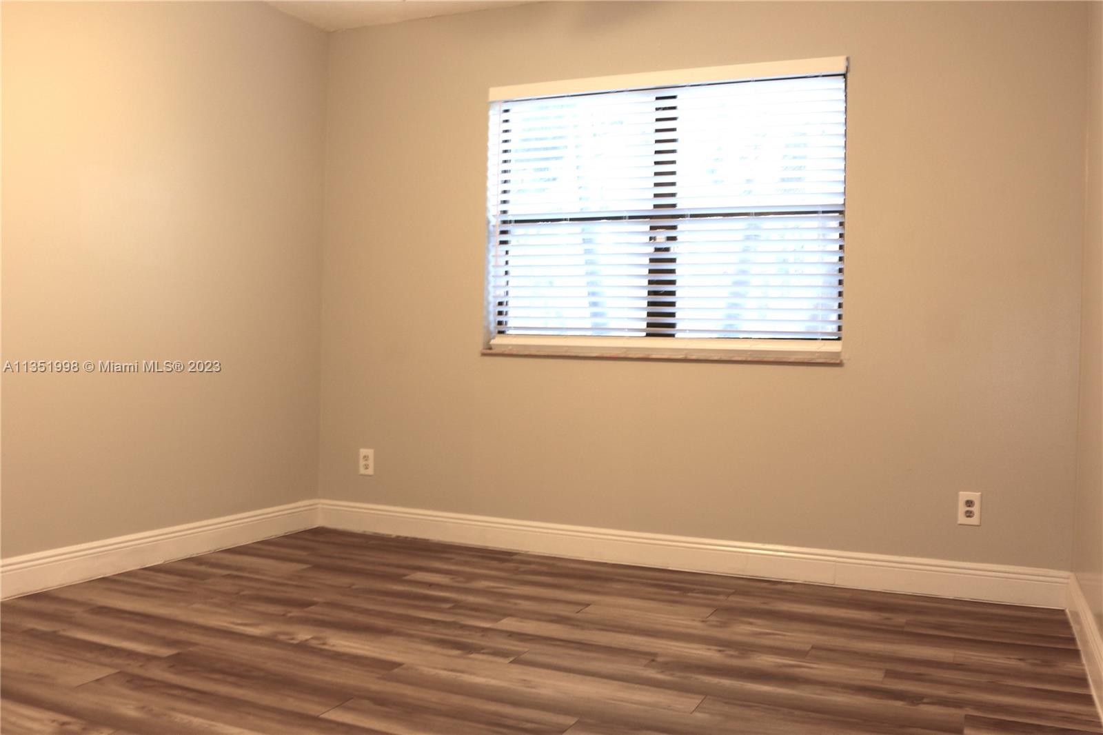 HOLLYWOOD PARC CONDOMINIU - Residential Lease