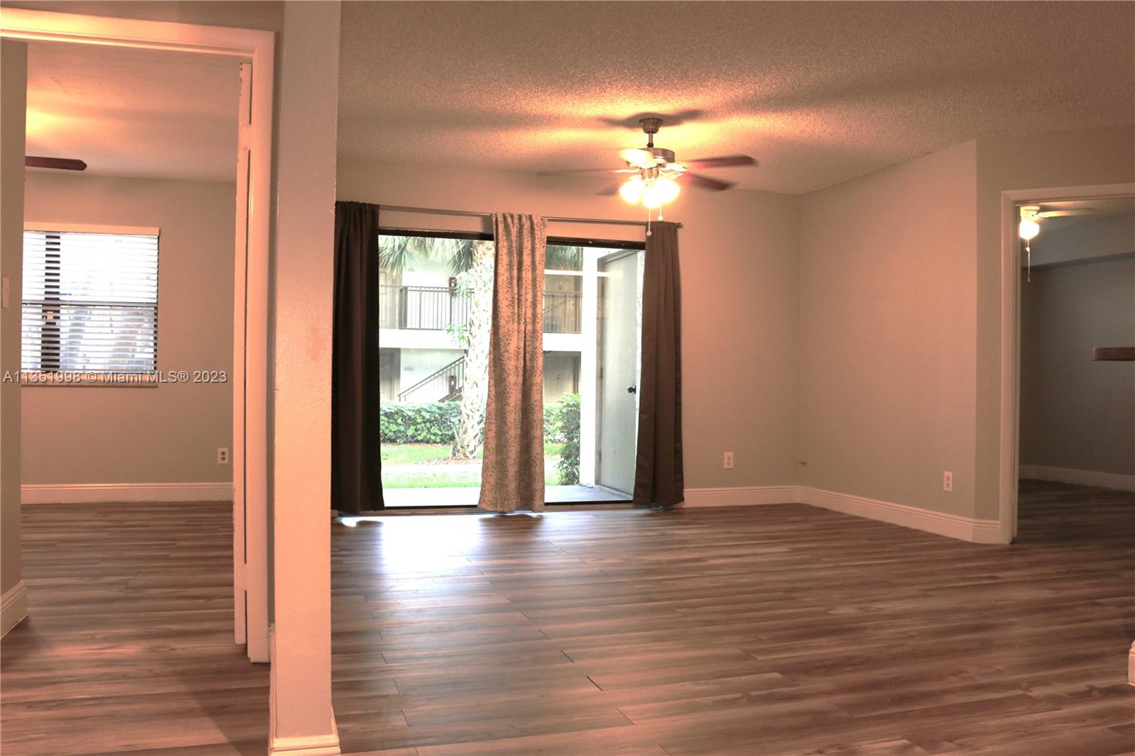 HOLLYWOOD PARC CONDOMINIU - Residential Lease