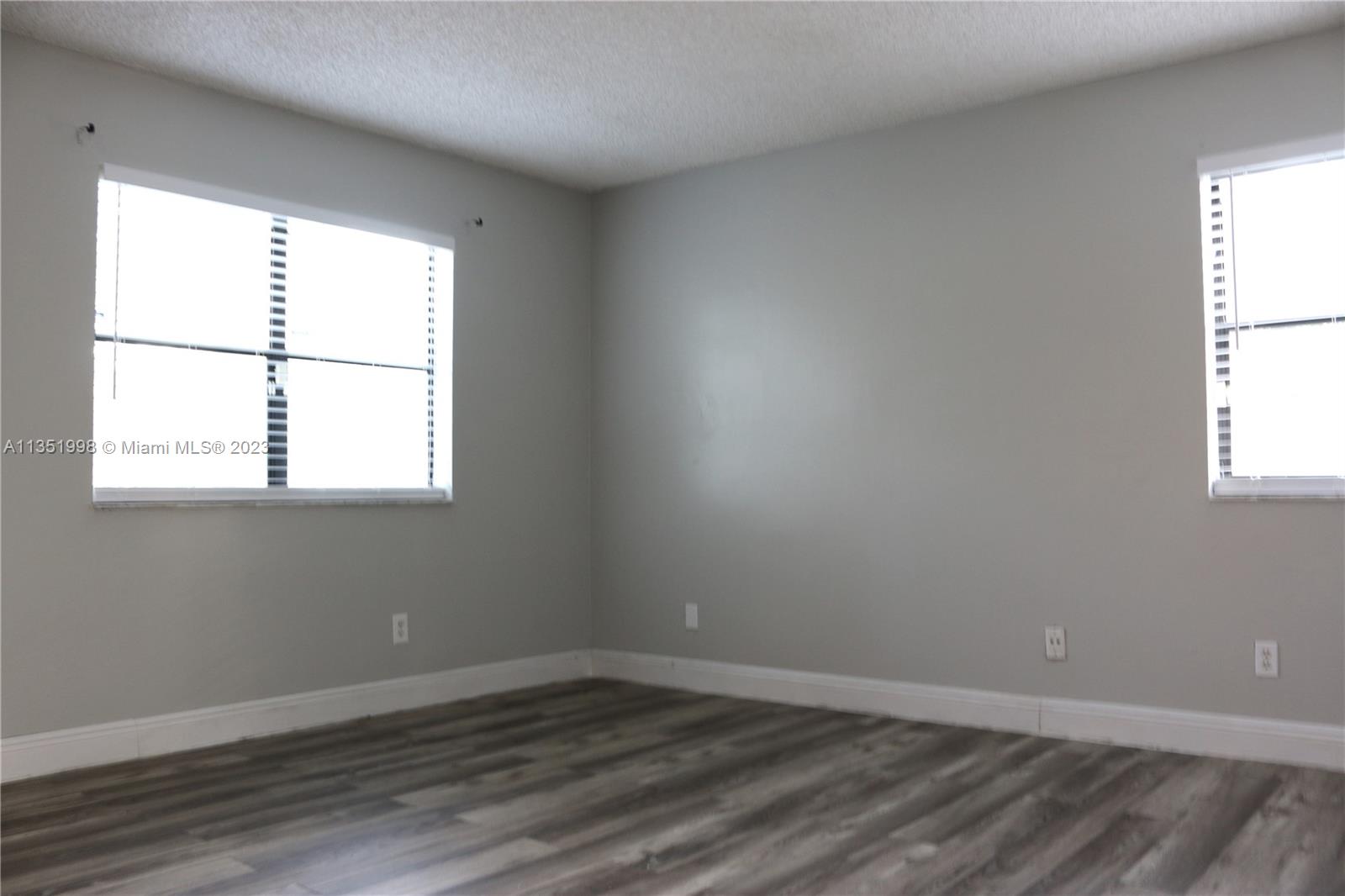 HOLLYWOOD PARC CONDOMINIU - Residential Lease