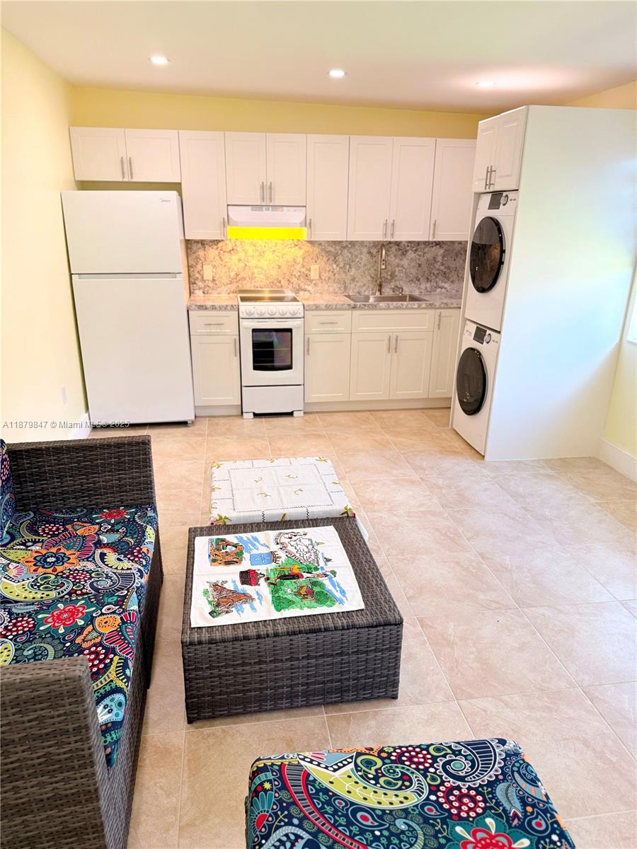 10TH ADDN TO RICHMOND HEI - Residential Lease