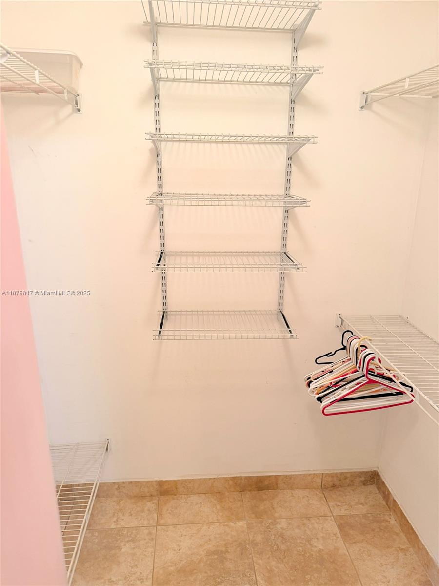 10TH ADDN TO RICHMOND HEI - Residential Lease