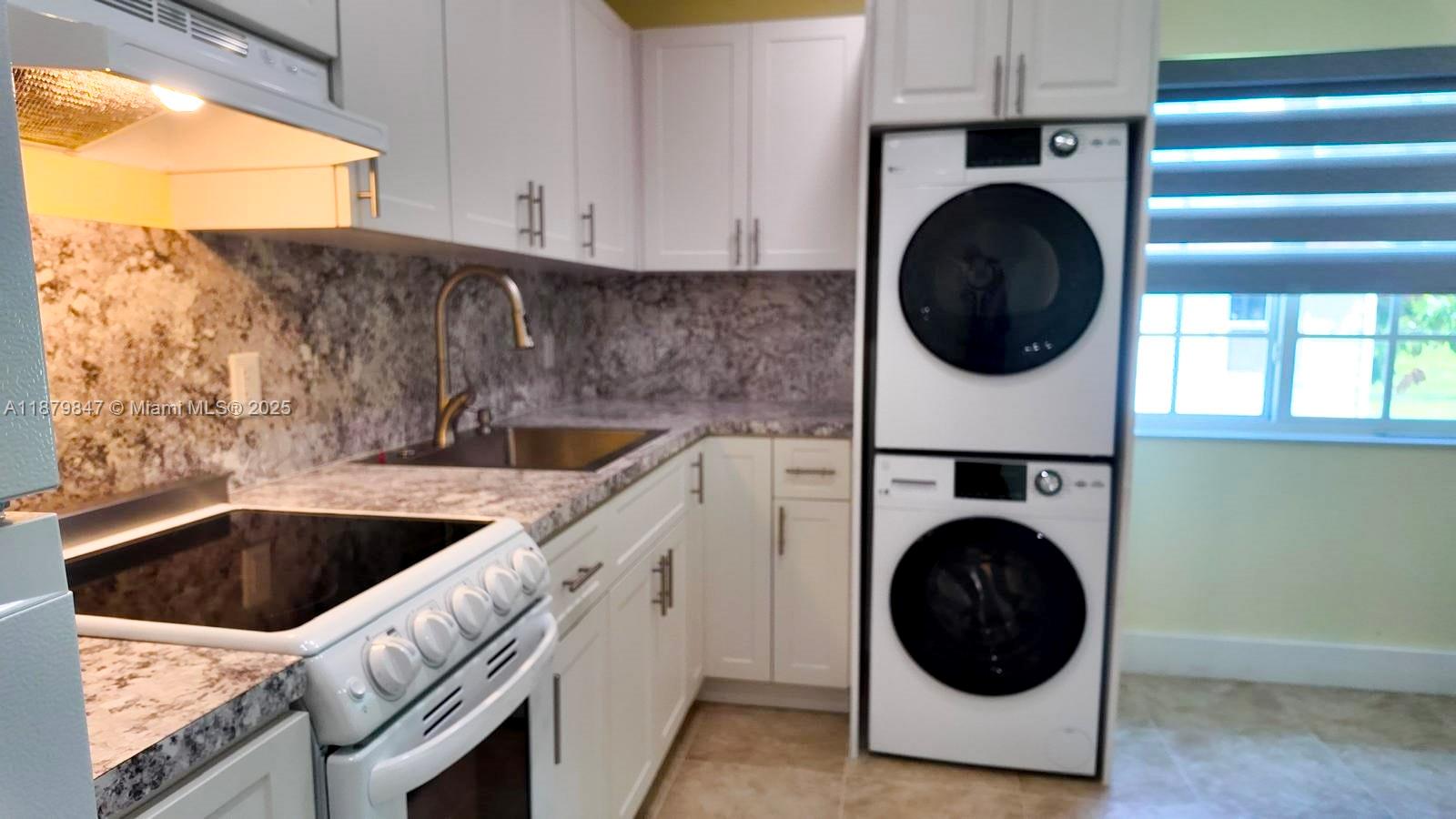 10TH ADDN TO RICHMOND HEI - Residential Lease