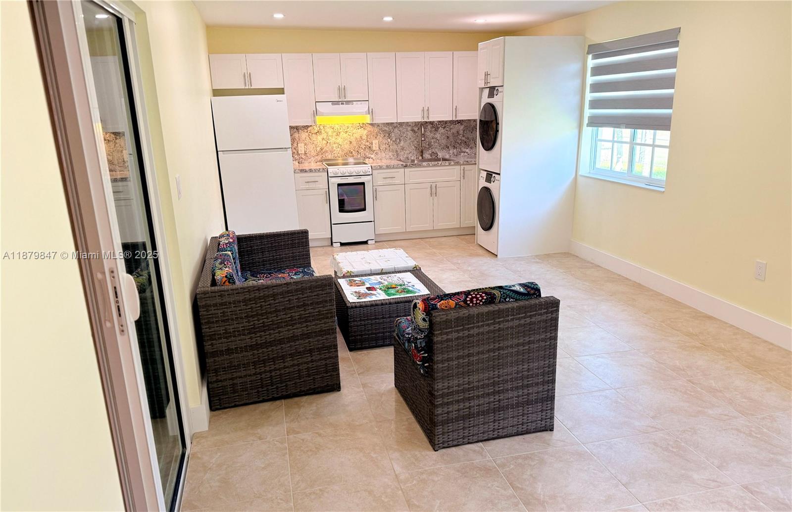 10TH ADDN TO RICHMOND HEI - Residential Lease