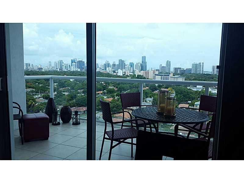 Fully furnished!  Great views of Brickell and Biscayne Bay!  Ready to move in!  Large Balcony!