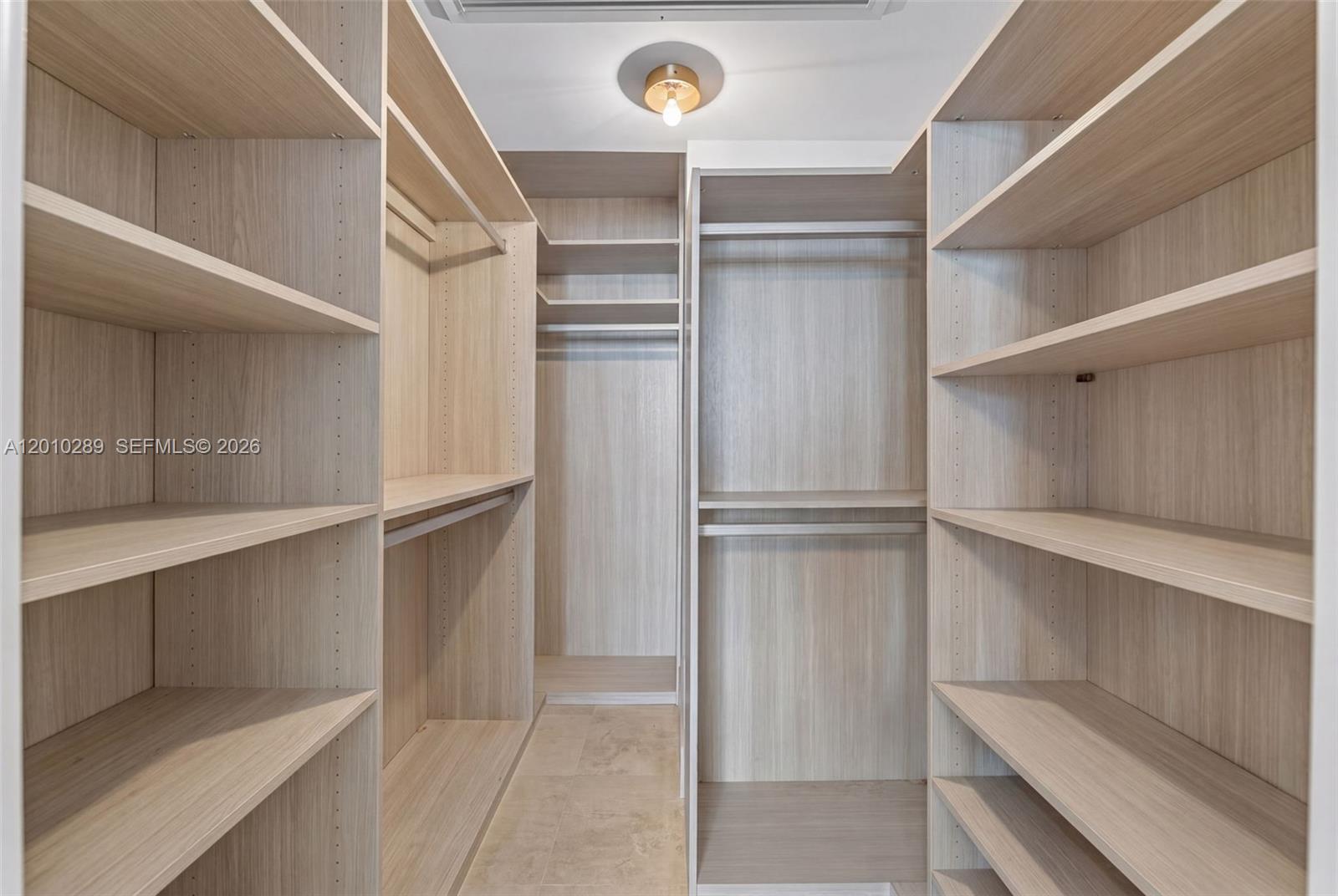 THE ALEXANDER CONDO - Residential