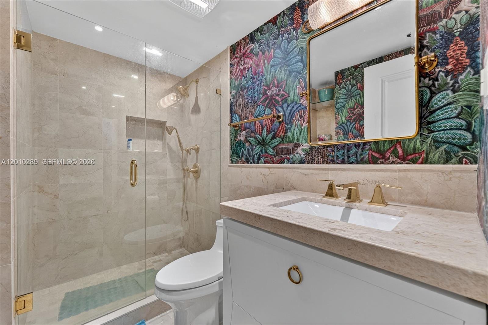 THE ALEXANDER CONDO - Residential