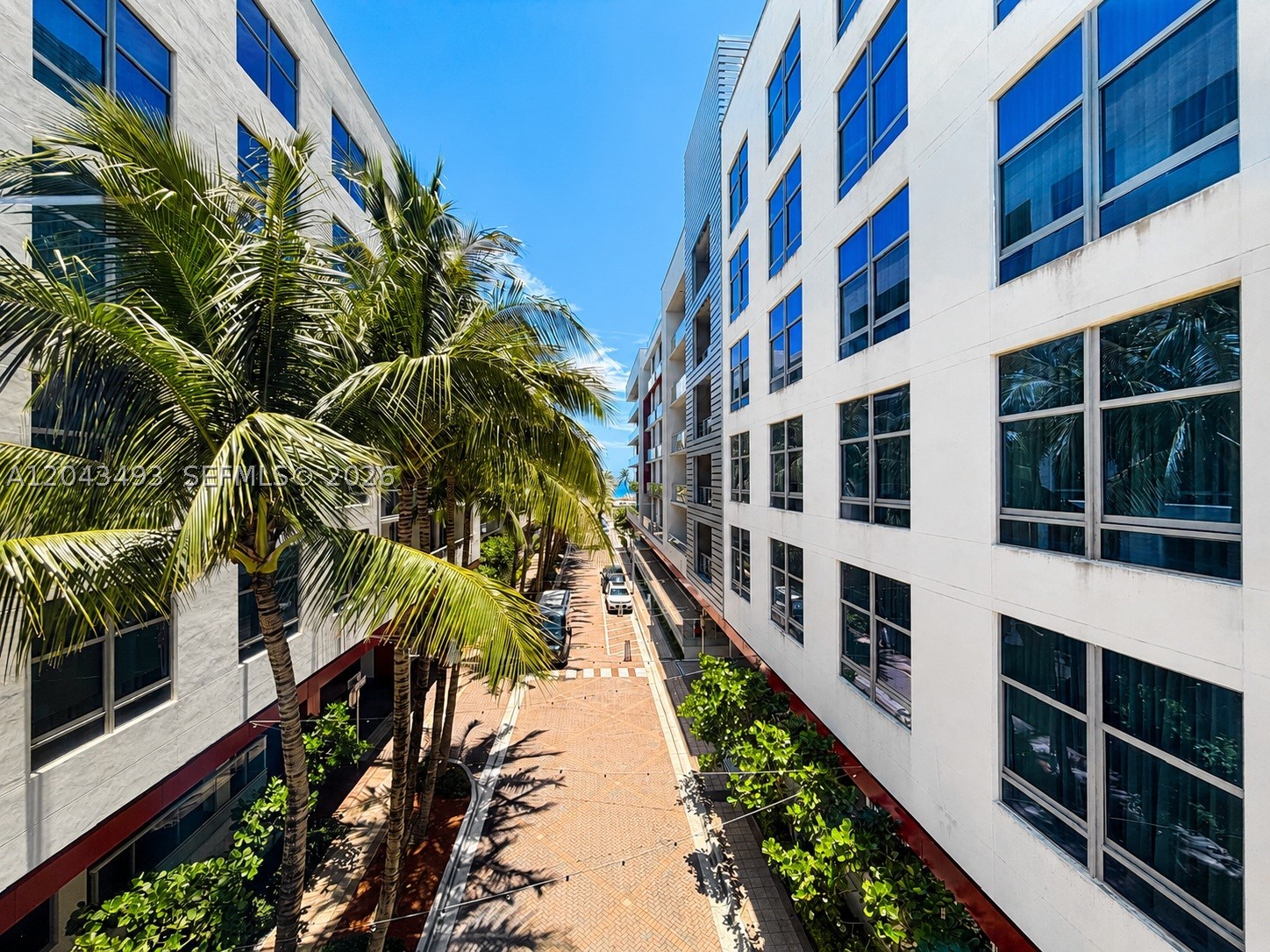 COSTA HOLLYWOOD CONDO - Residential