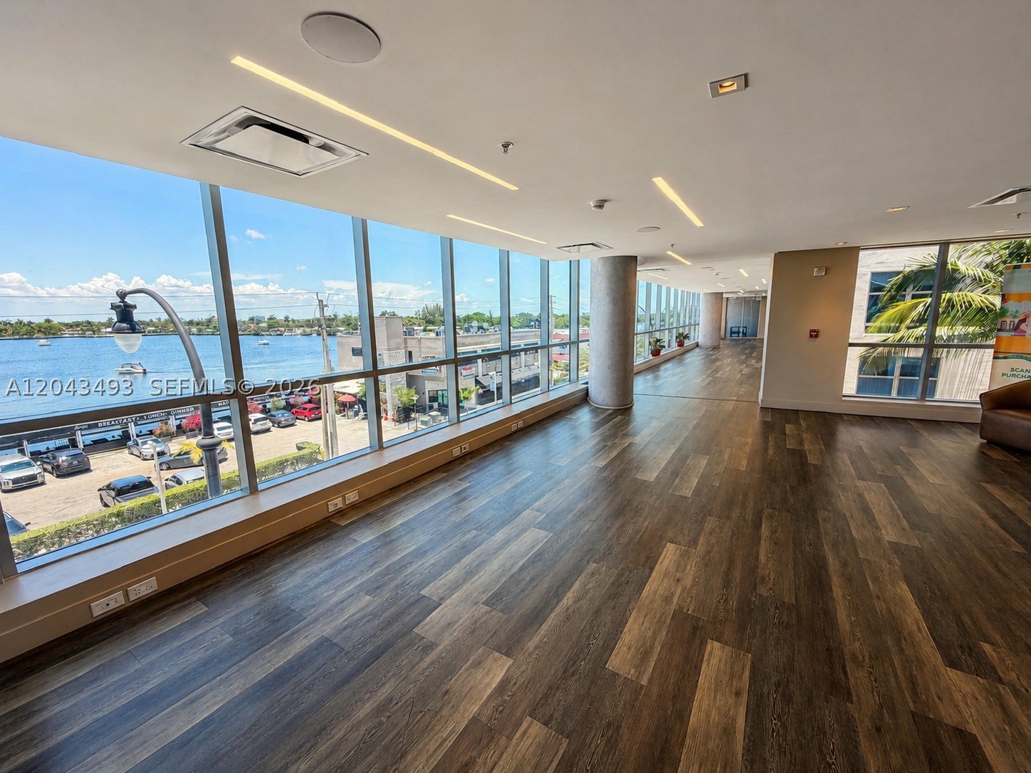COSTA HOLLYWOOD CONDO - Residential