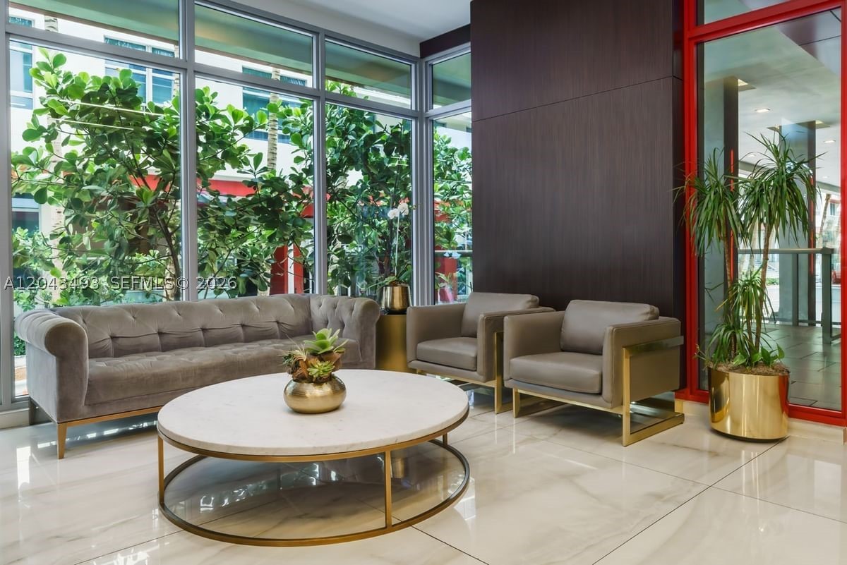 COSTA HOLLYWOOD CONDO - Residential