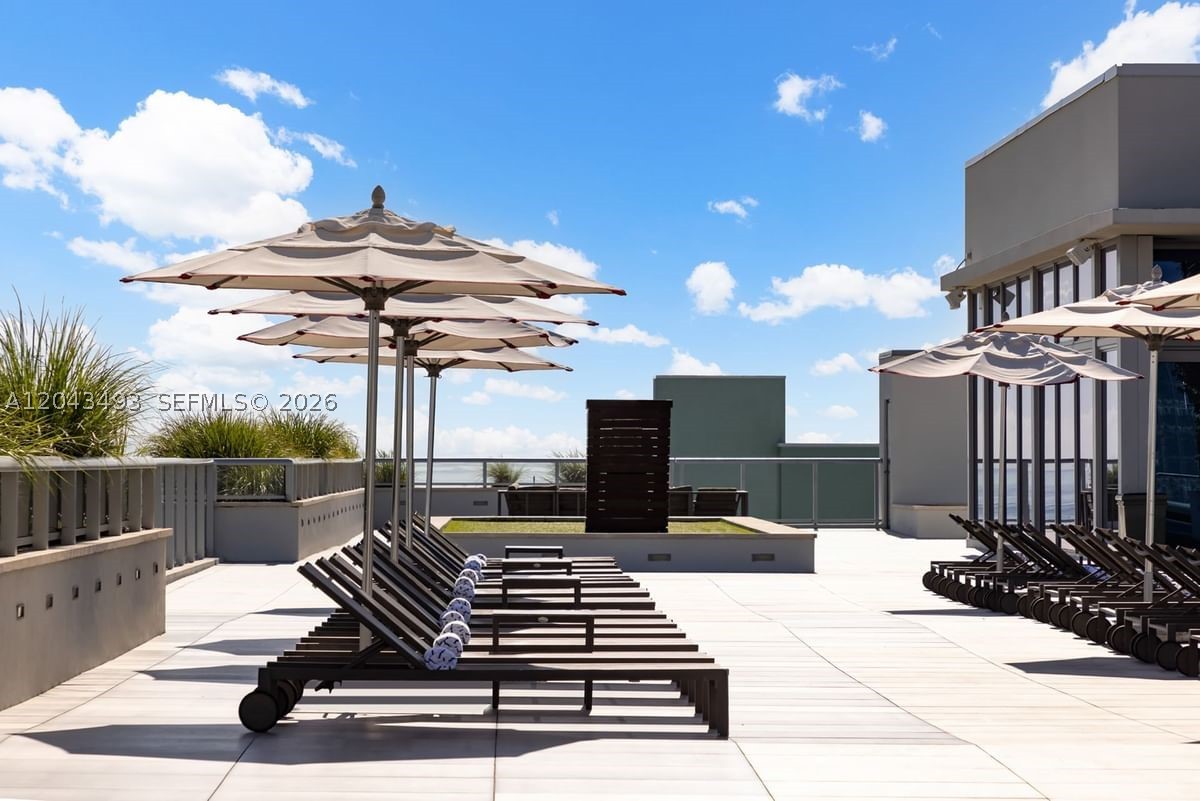 COSTA HOLLYWOOD CONDO - Residential