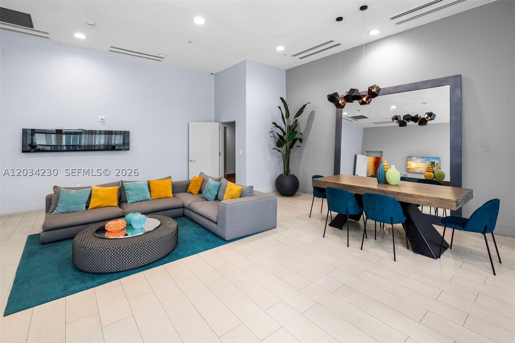 ONYX ON THE BAY CONDO - Residential