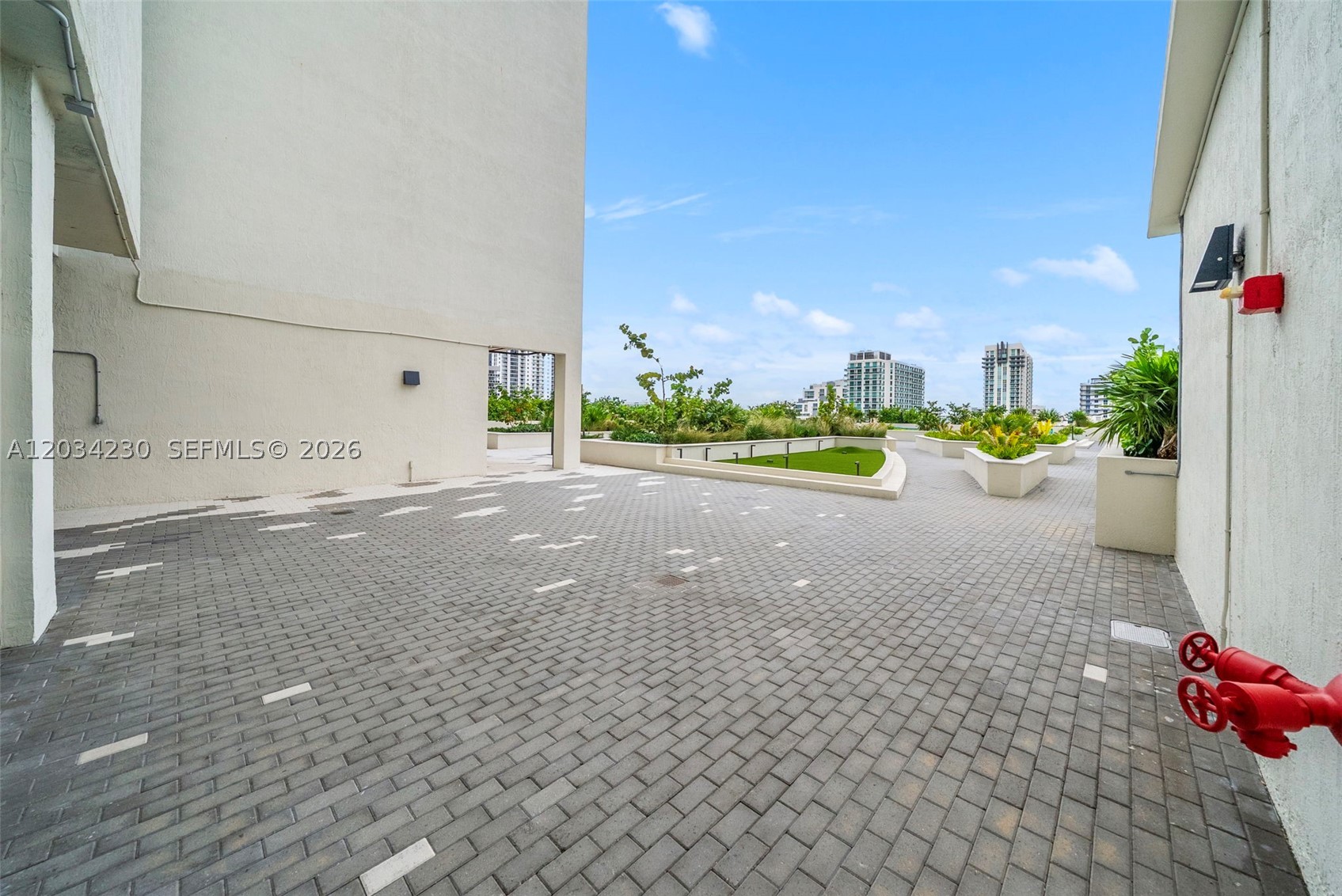 ONYX ON THE BAY CONDO - Residential